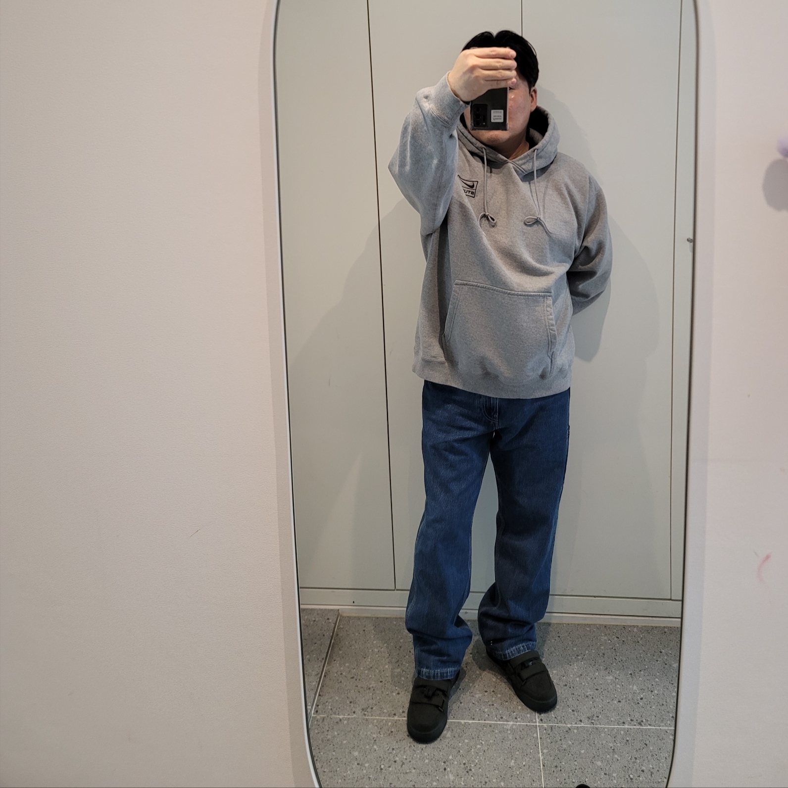 Nike x Billie Eilish Air Force 1 High '07 SP Sequoia, Nike x Stussy NRG RA Pullover Hoodie Dark Grey Heather (DJ9488-063) 착용 스타일 - 2