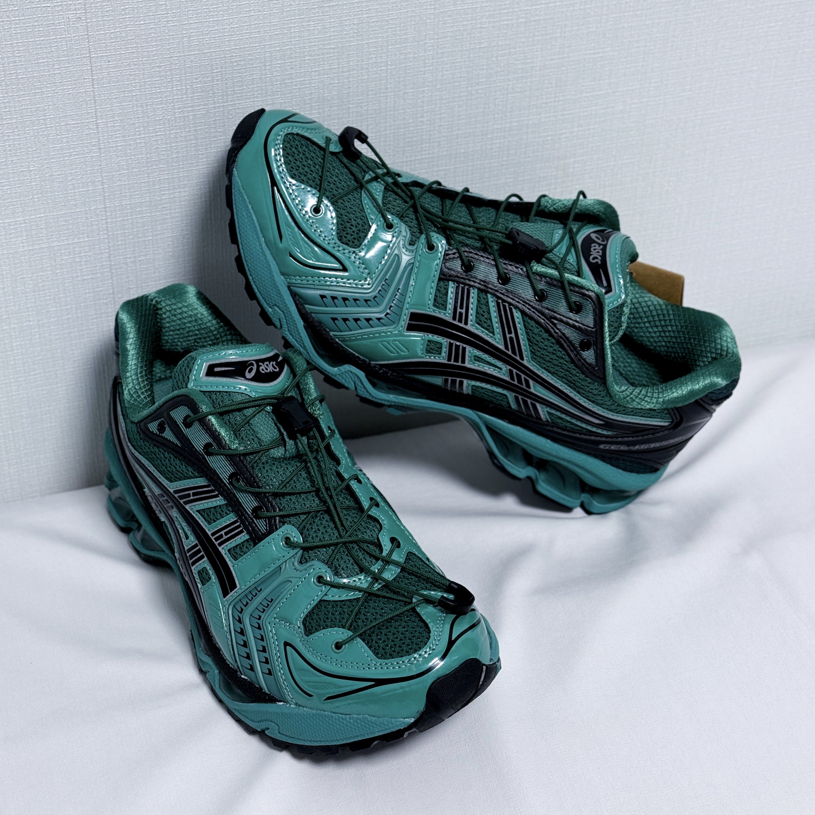 Asics x Unaffected Gel-Kayano 14 Uranus Green 착용 스타일