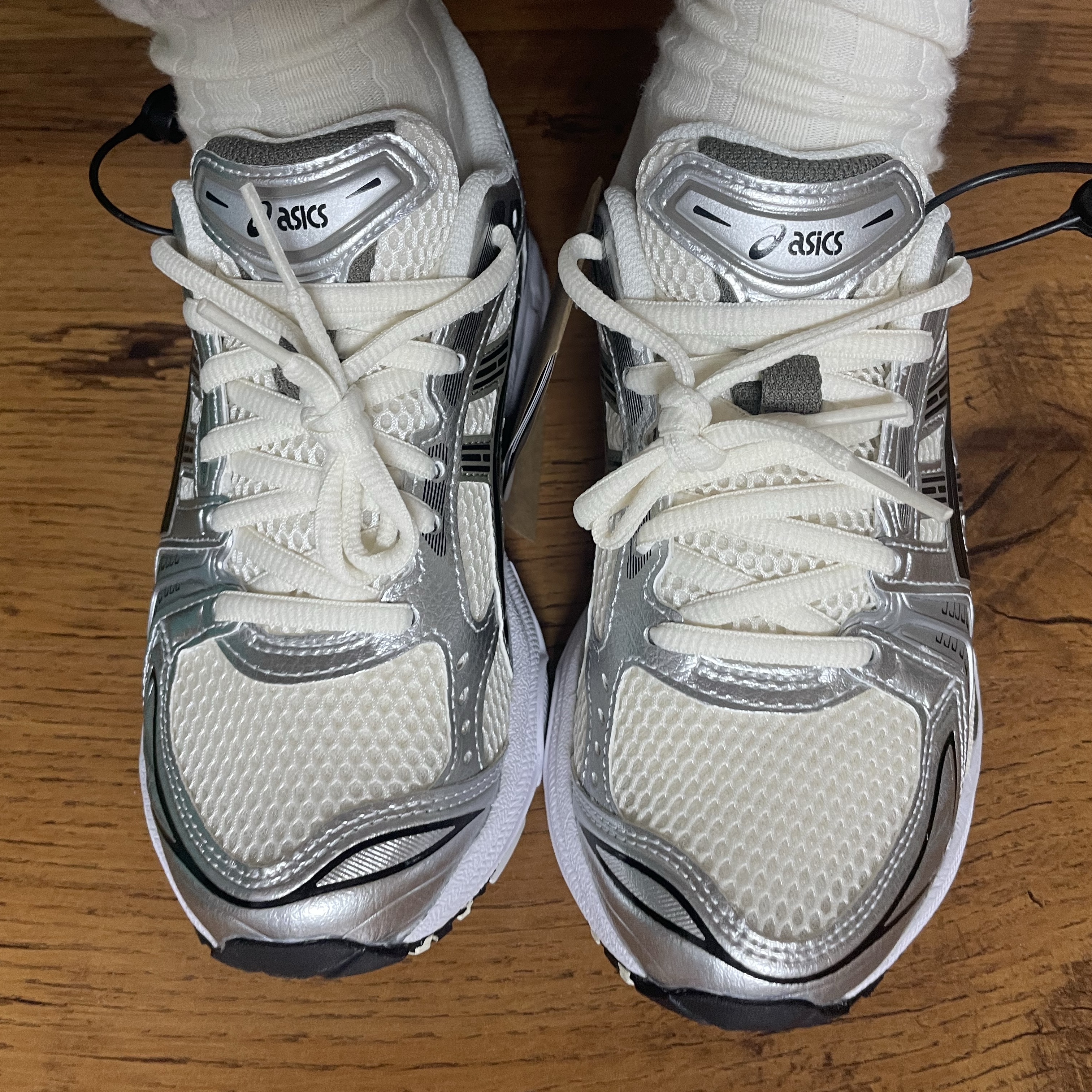 Asics Gel-Kayano 14 Cream Black 착용 스타일