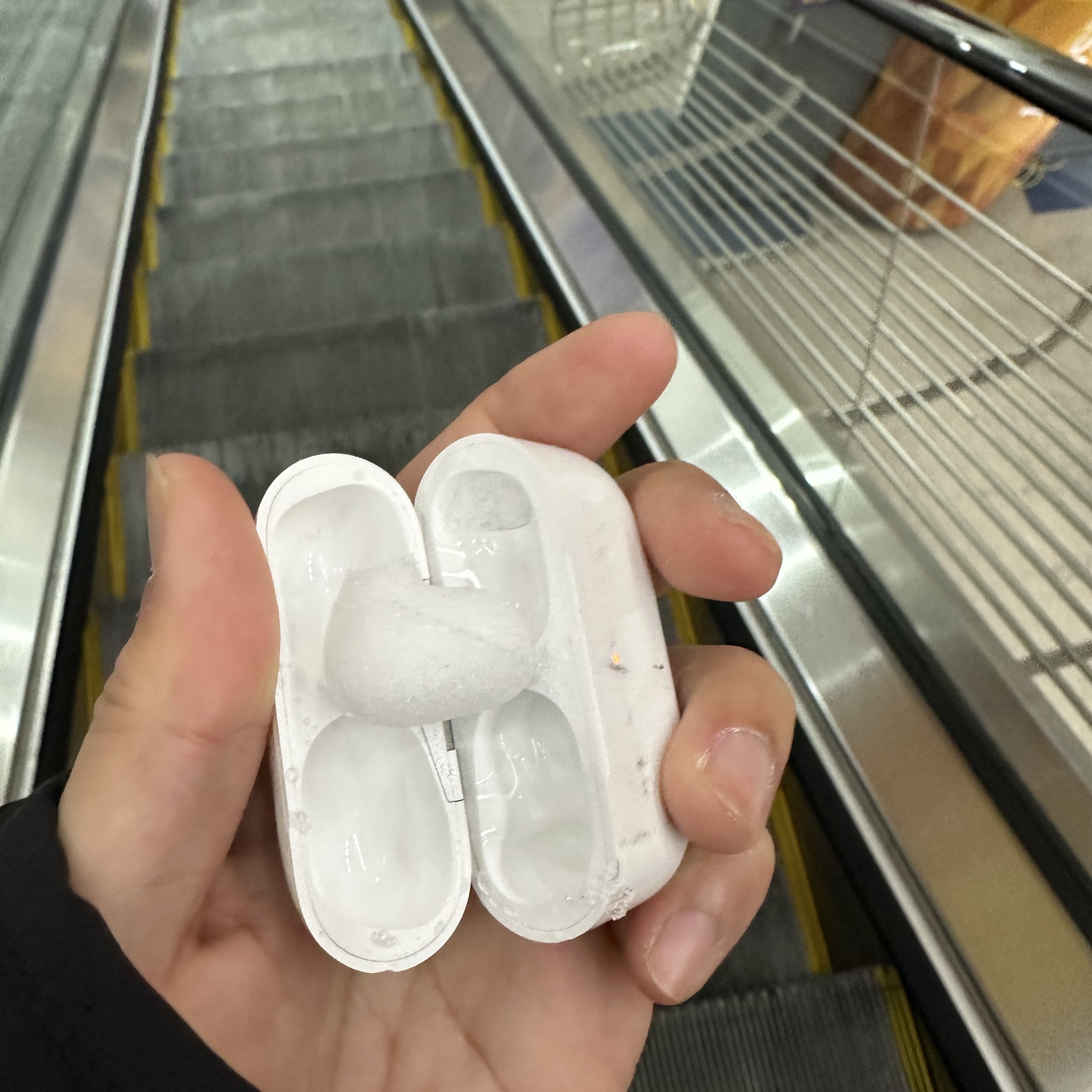 Apple AirPods Pro 2nd Gen (Korean Ver.) 착용 스타일