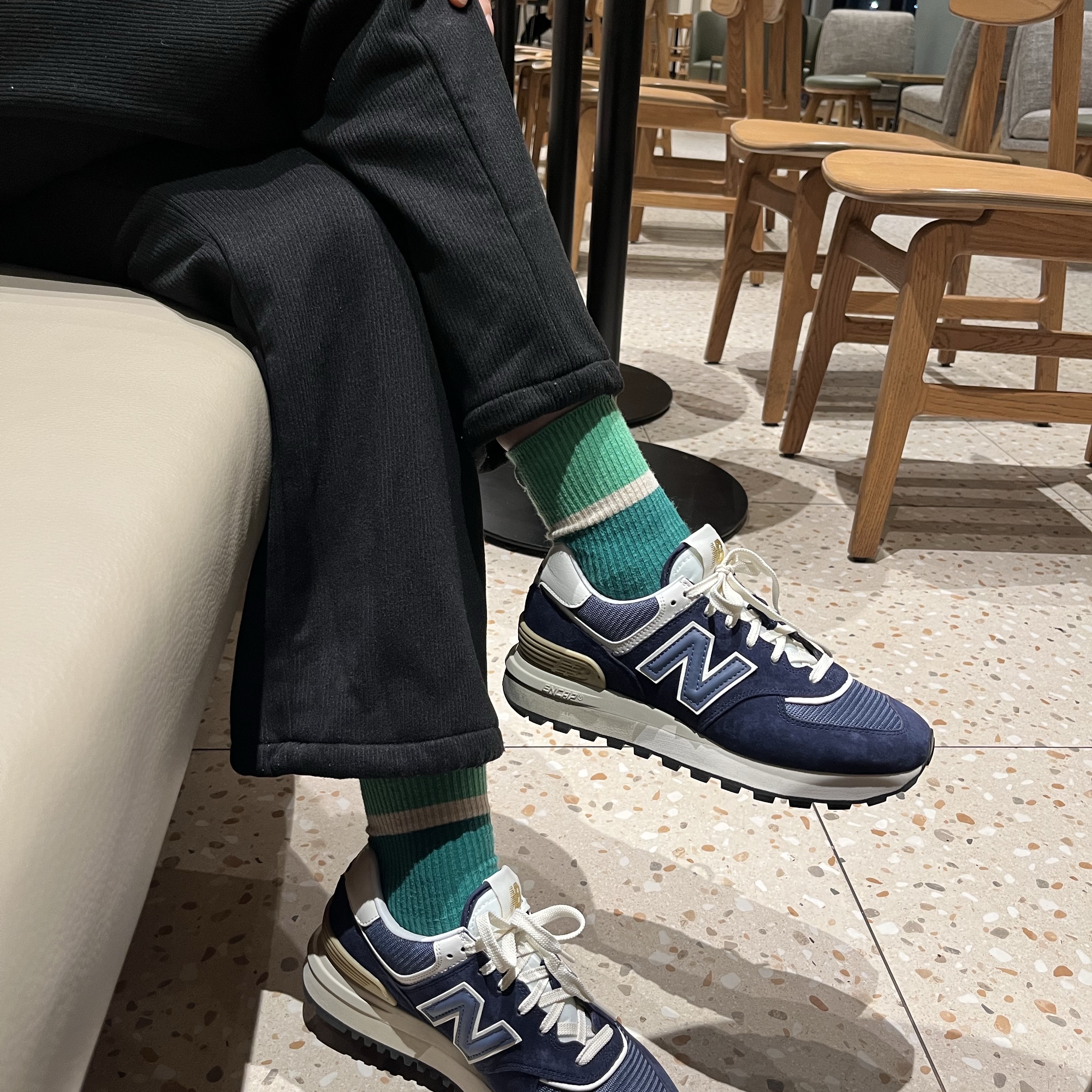 New Balance 574 Legacy Navy 착용 스타일