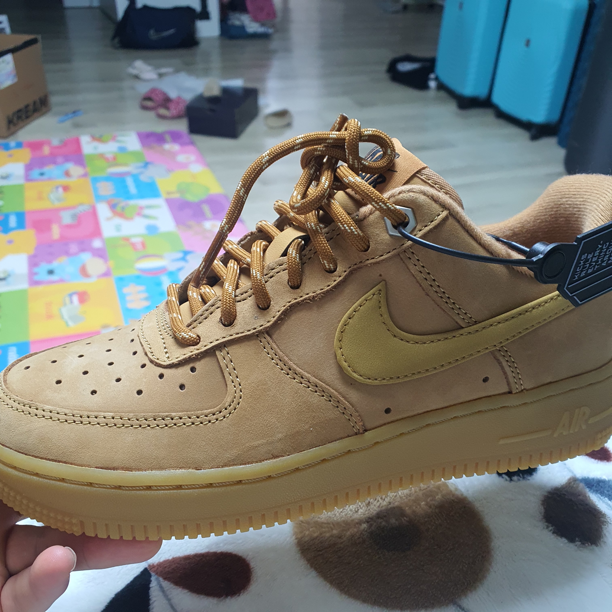 Nike Air Force 1 '07 WB Flax 착용 스타일