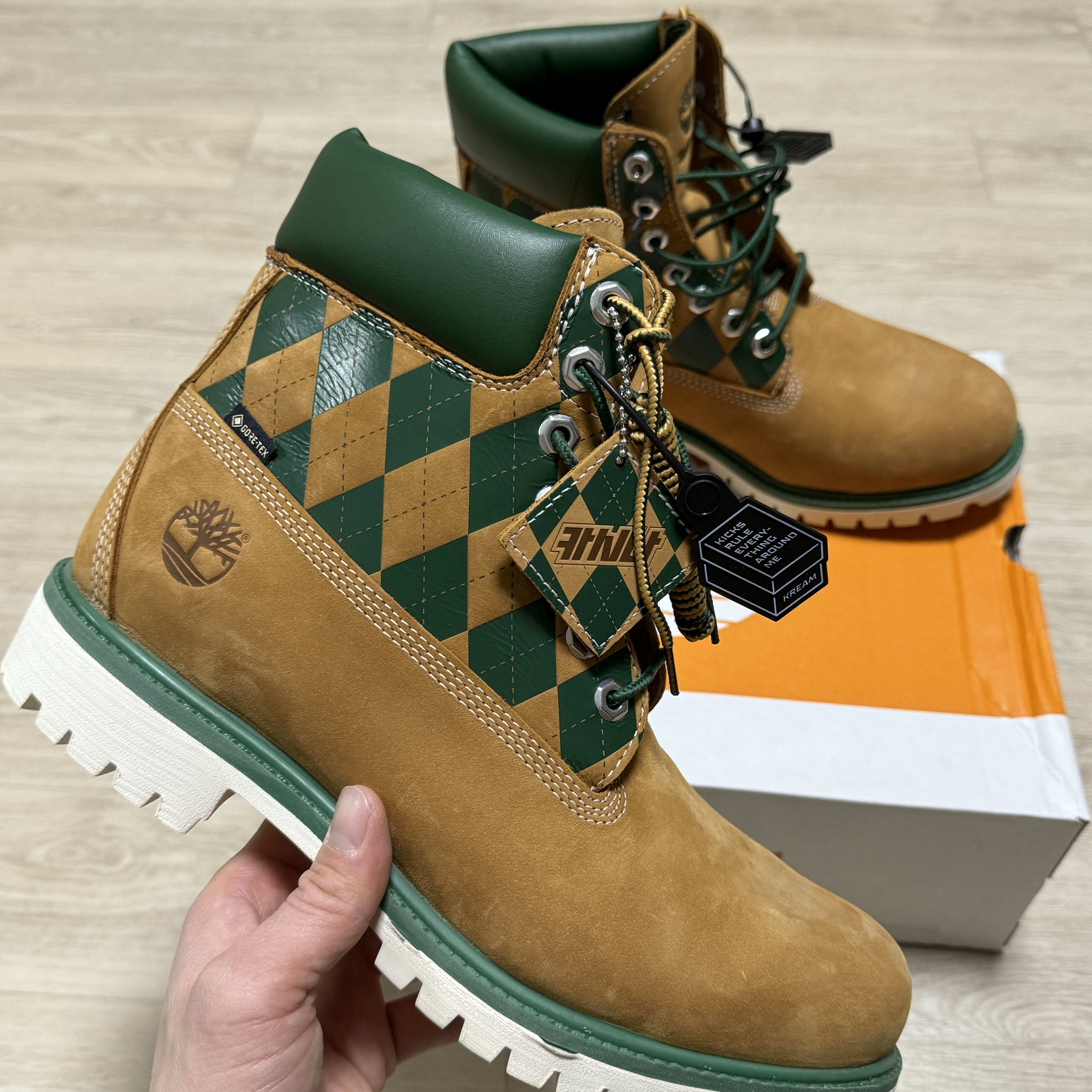 Kasina x Timberland 6 In Premium Vibram Gtx Wheat - Wide 착용 스타일
