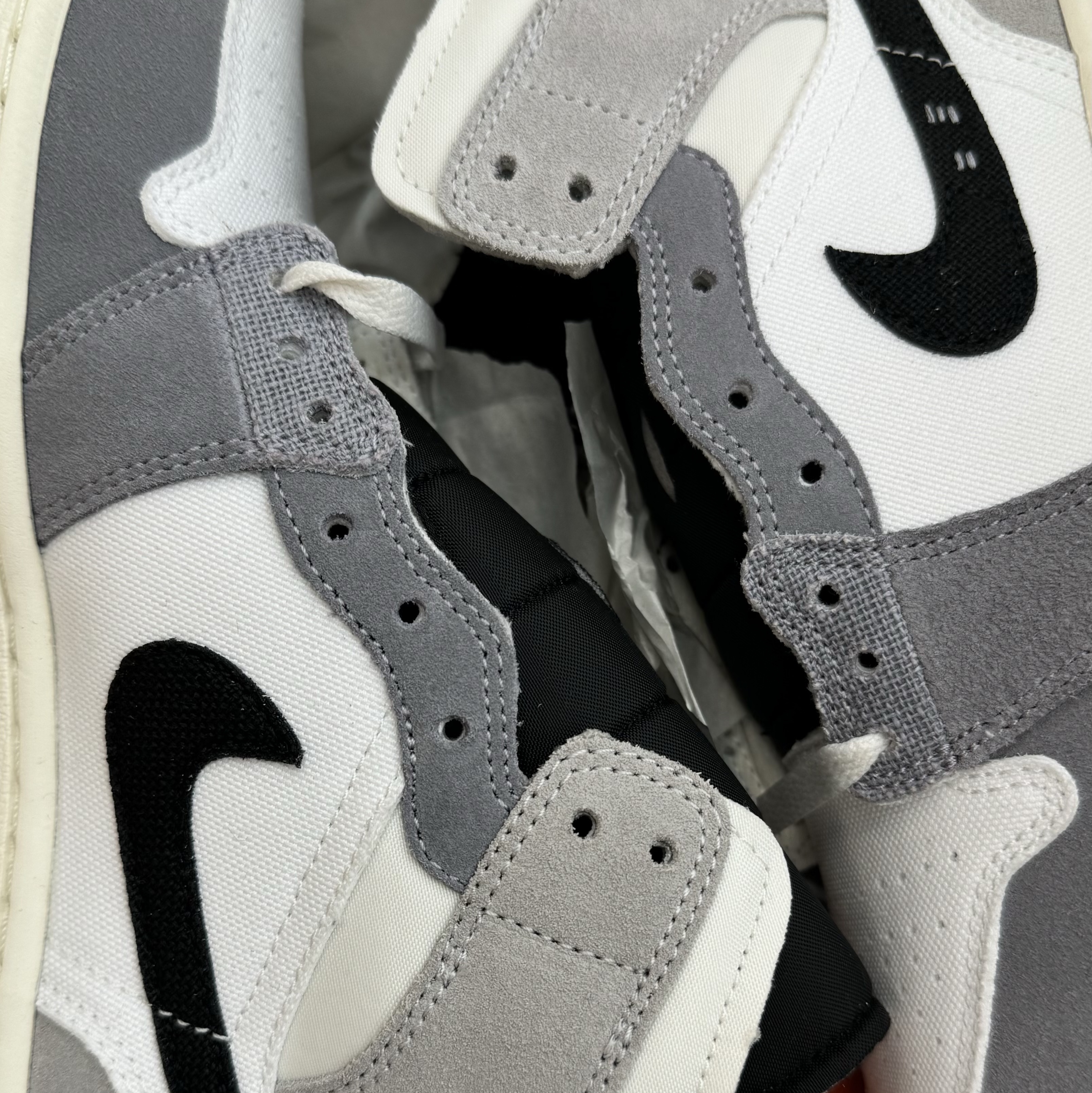 Jordan 1 Mid SE Craft Cement Grey Black 착용 스타일