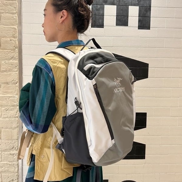 Arc'teryx x Beams Mantis 26 Backpack Tranquil 착용 스타일 - 2
