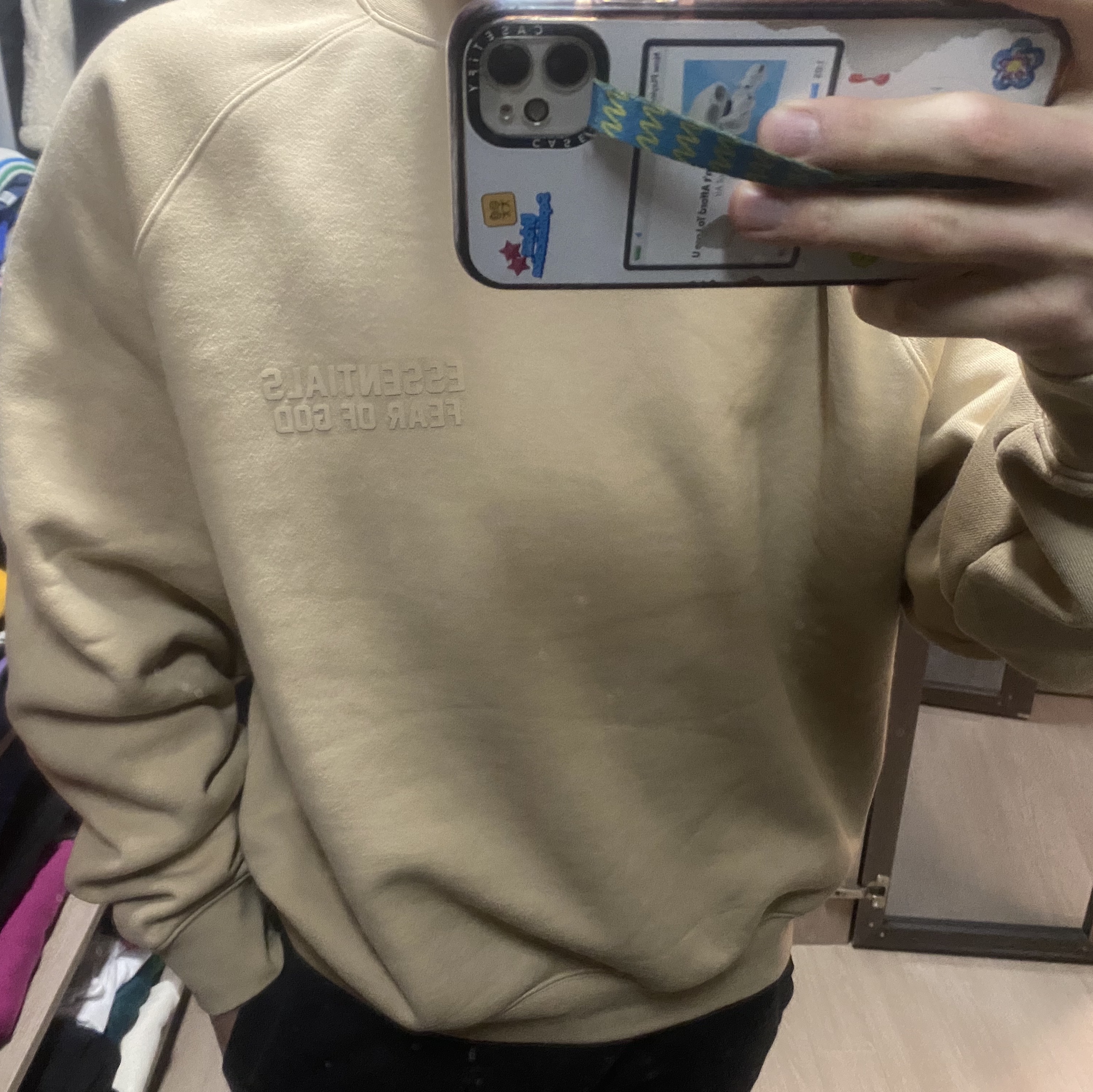 Essentials Crewneck Sweatshirt Sand - 23SS 착용 스타일