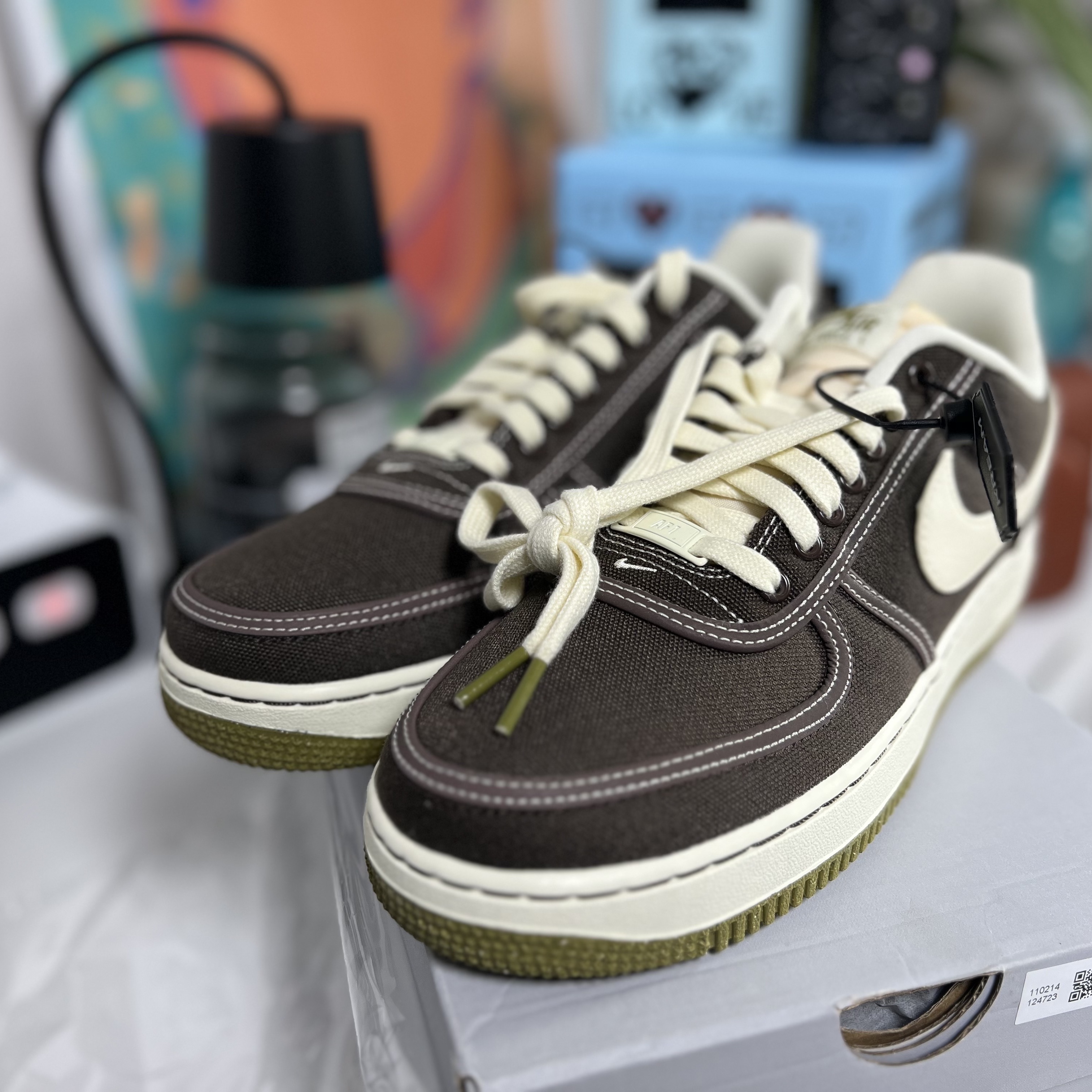 Nike Air Force 1 '07 PRM Baroque Brown Coconut Milk 착용 스타일 - 4
