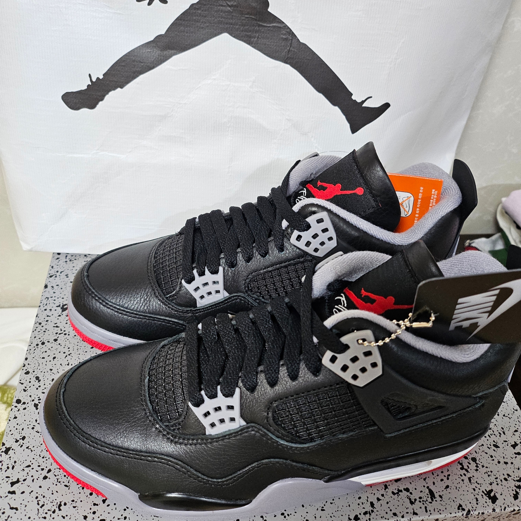 Jordan 4 Retro Bred Reimagined 착용 스타일 - 4