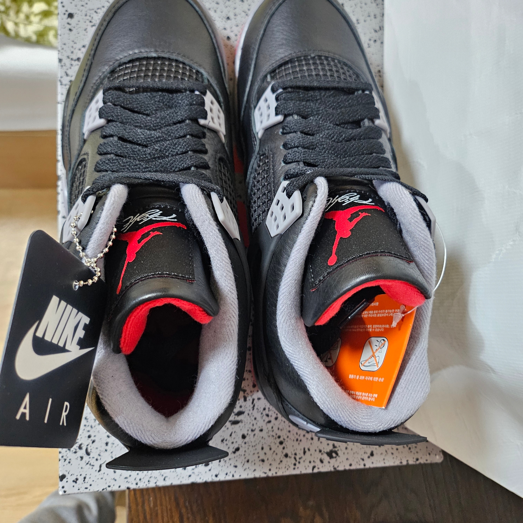 Jordan 4 Retro Bred Reimagined 착용 스타일 - 3