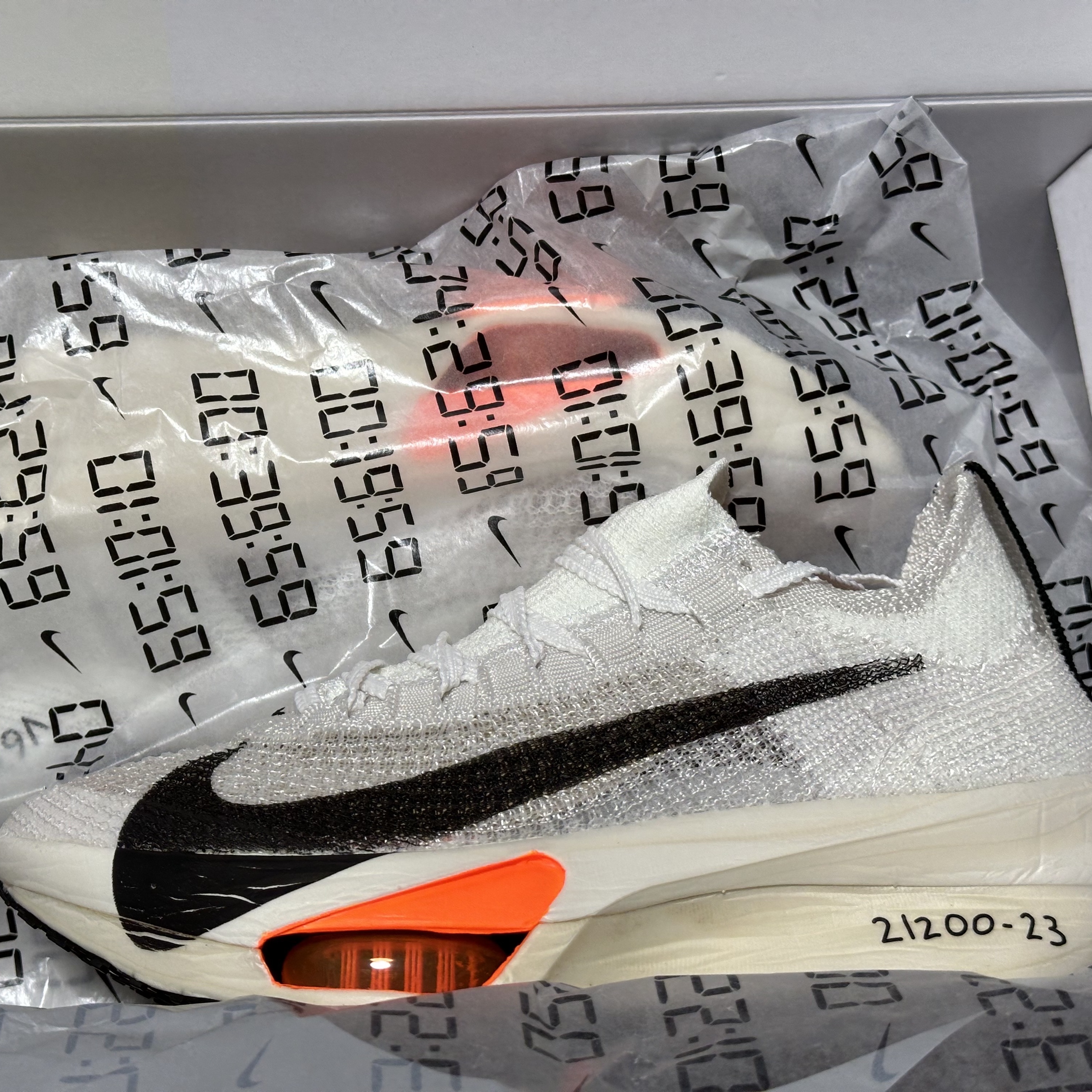 (W) Nike Air Zoom Alphafly Next% 3 Proto White Total Orange 착용 스타일