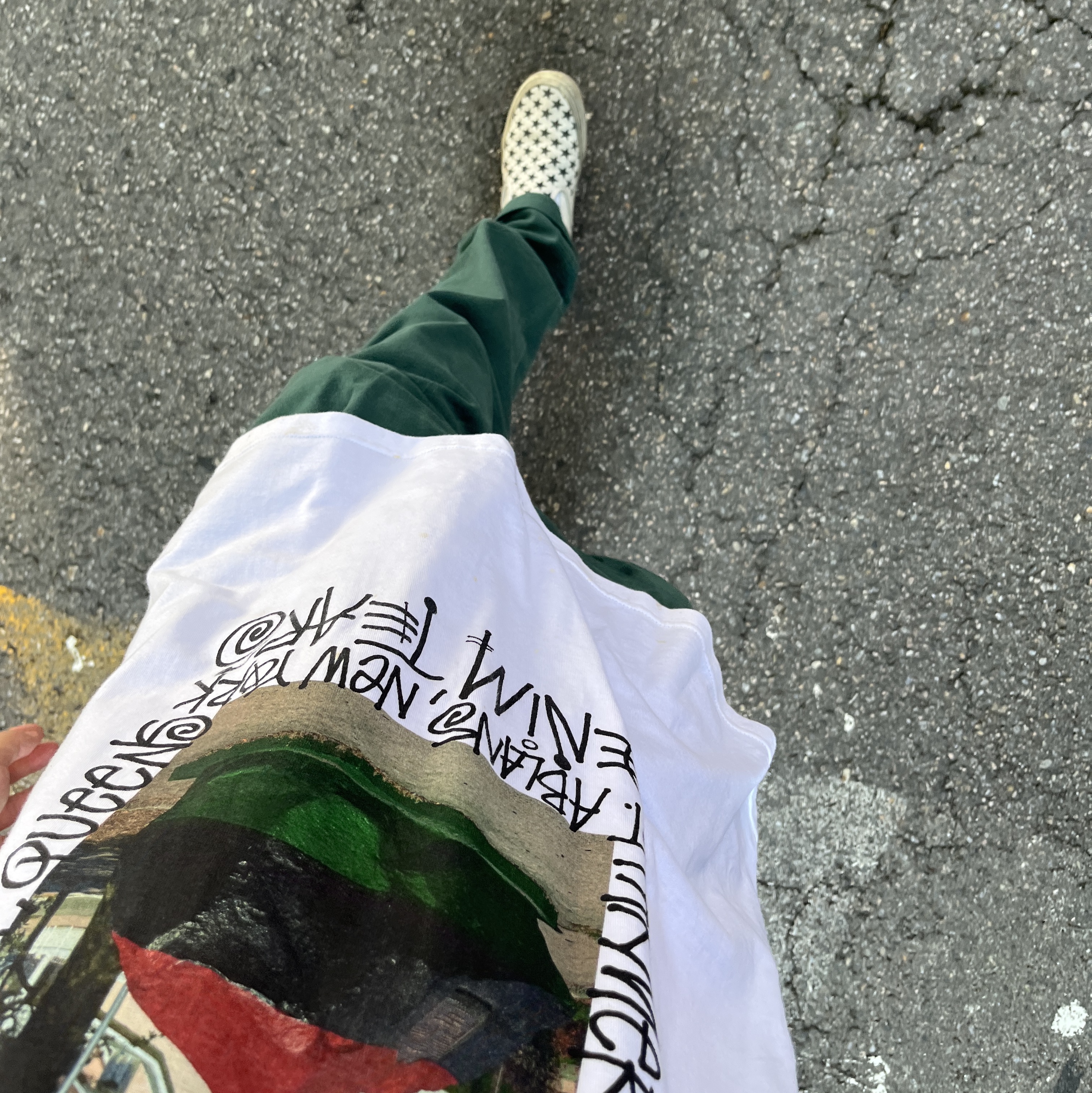 Stussy x Denim Tears Farmers Blvd. T-Shirt White, Vans Vault x Bianca Chandon Classic Slip-On LX Stressed Black White 착용 스타일