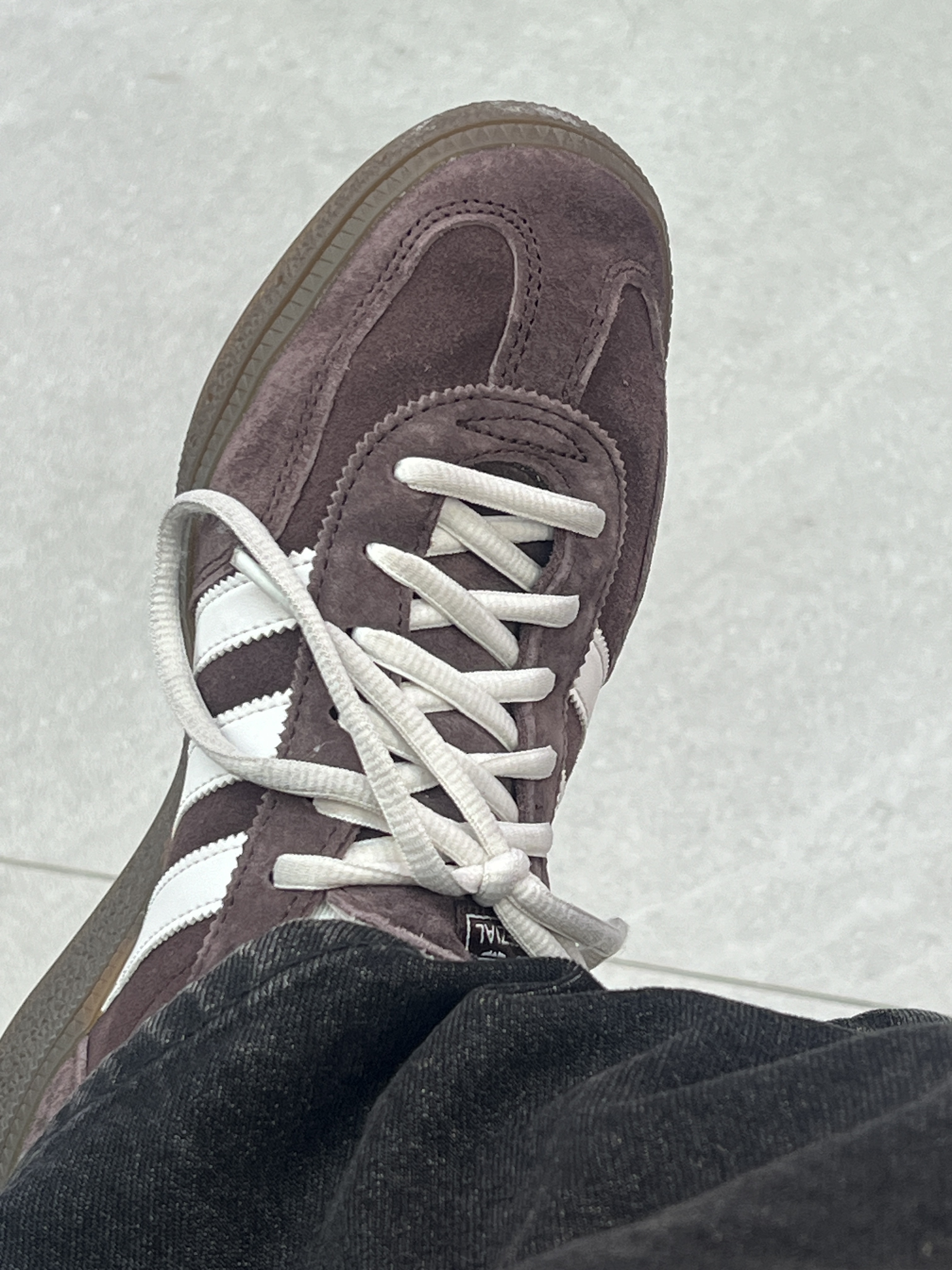 Adidas Spezial Handball Shadow Brown White 착용 스타일 - 1