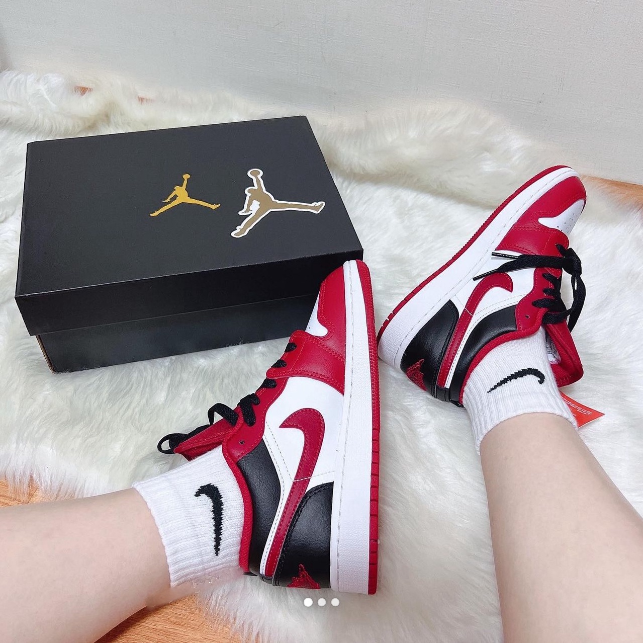 (GS) Jordan 1 Low White Gym Red Black 착용 스타일 - 2