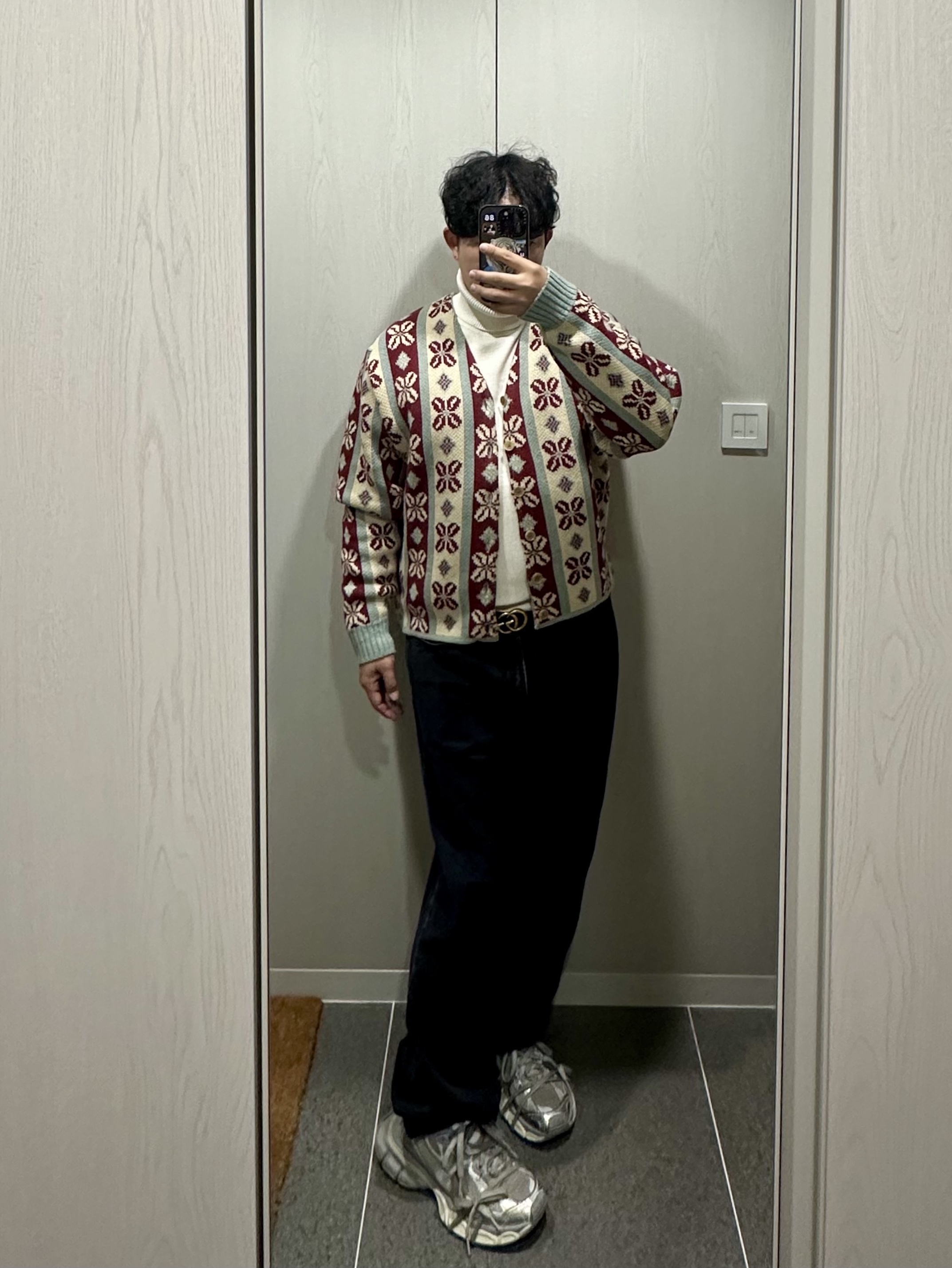 Balenciaga 3XL Sneakers Light Beige, Supreme Baggy Jean Black - 23FW 착용 스타일