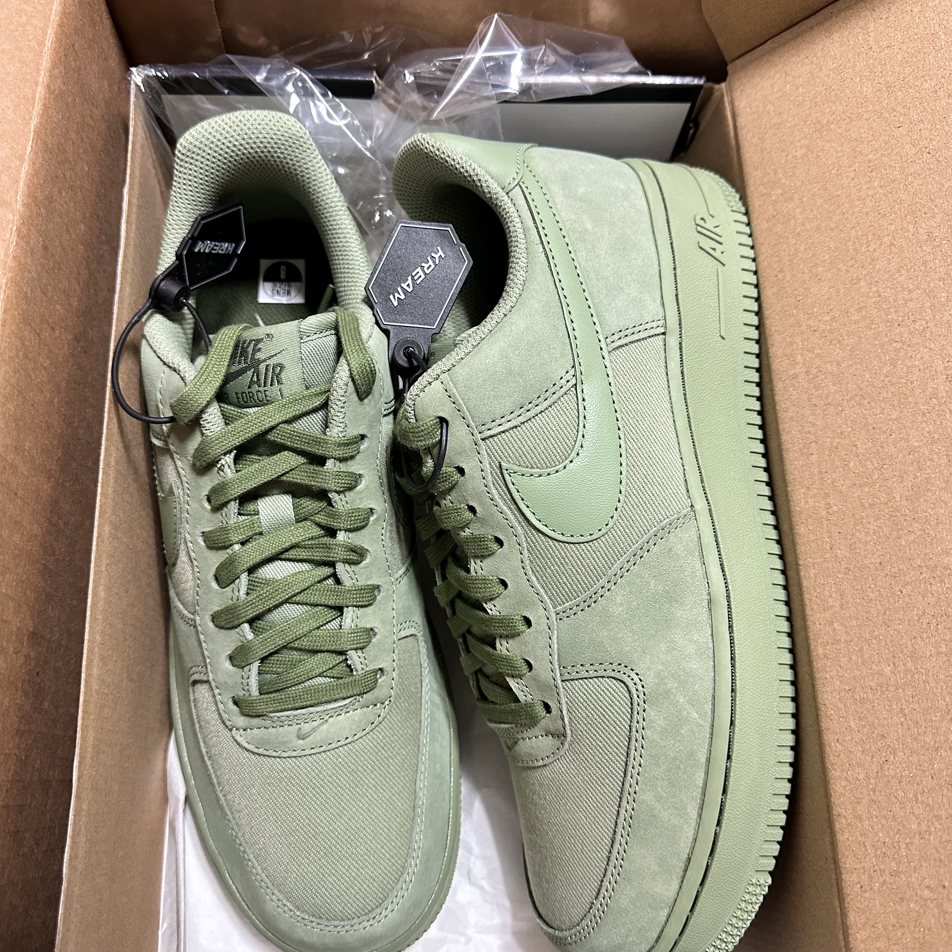 Nike Air Force 1 '07 LX Oil Green 착용 스타일