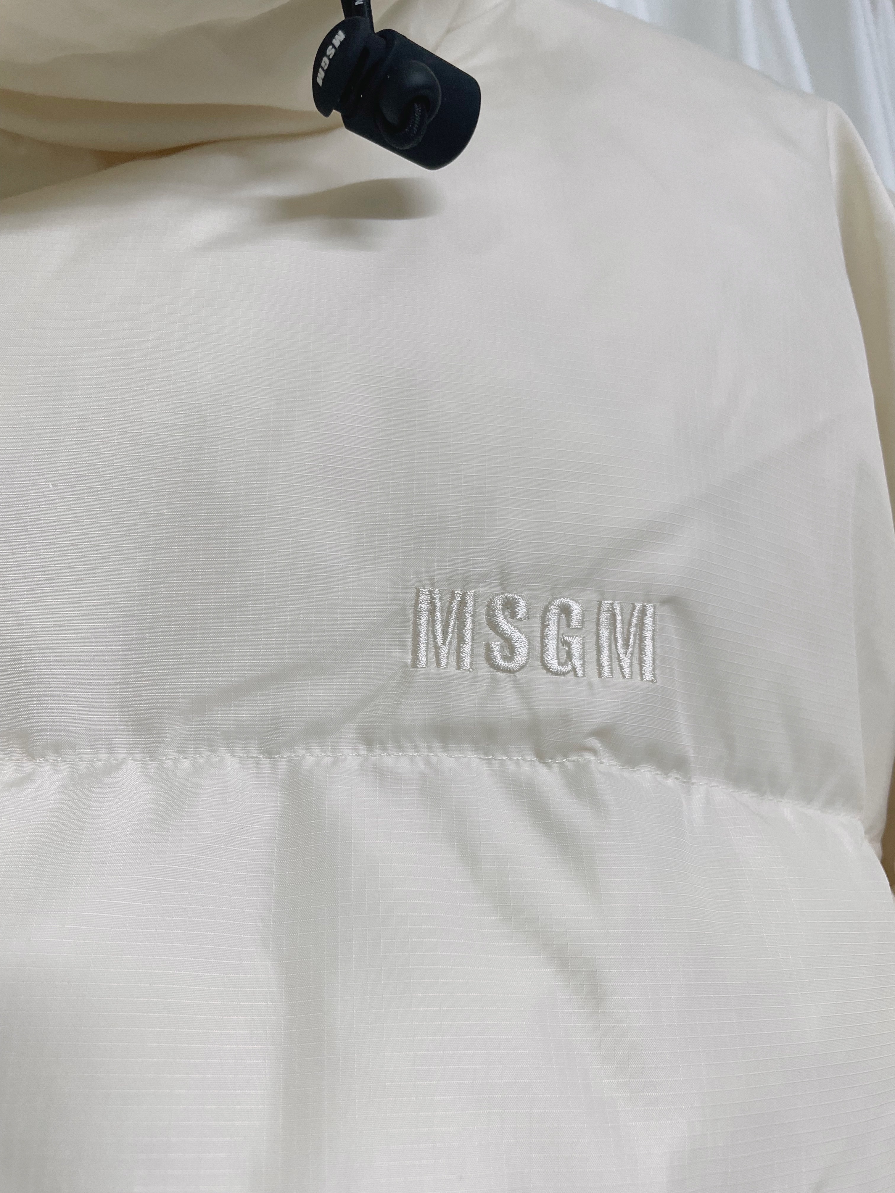 (W) MSGM Ripstop Nylon Cropped Down Jacket White 착용 스타일 - 2
