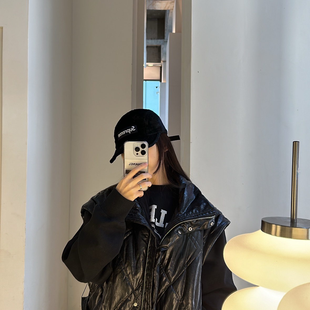 Supreme Crushed Velvet Camp Cap Black - 22SS 착용 스타일