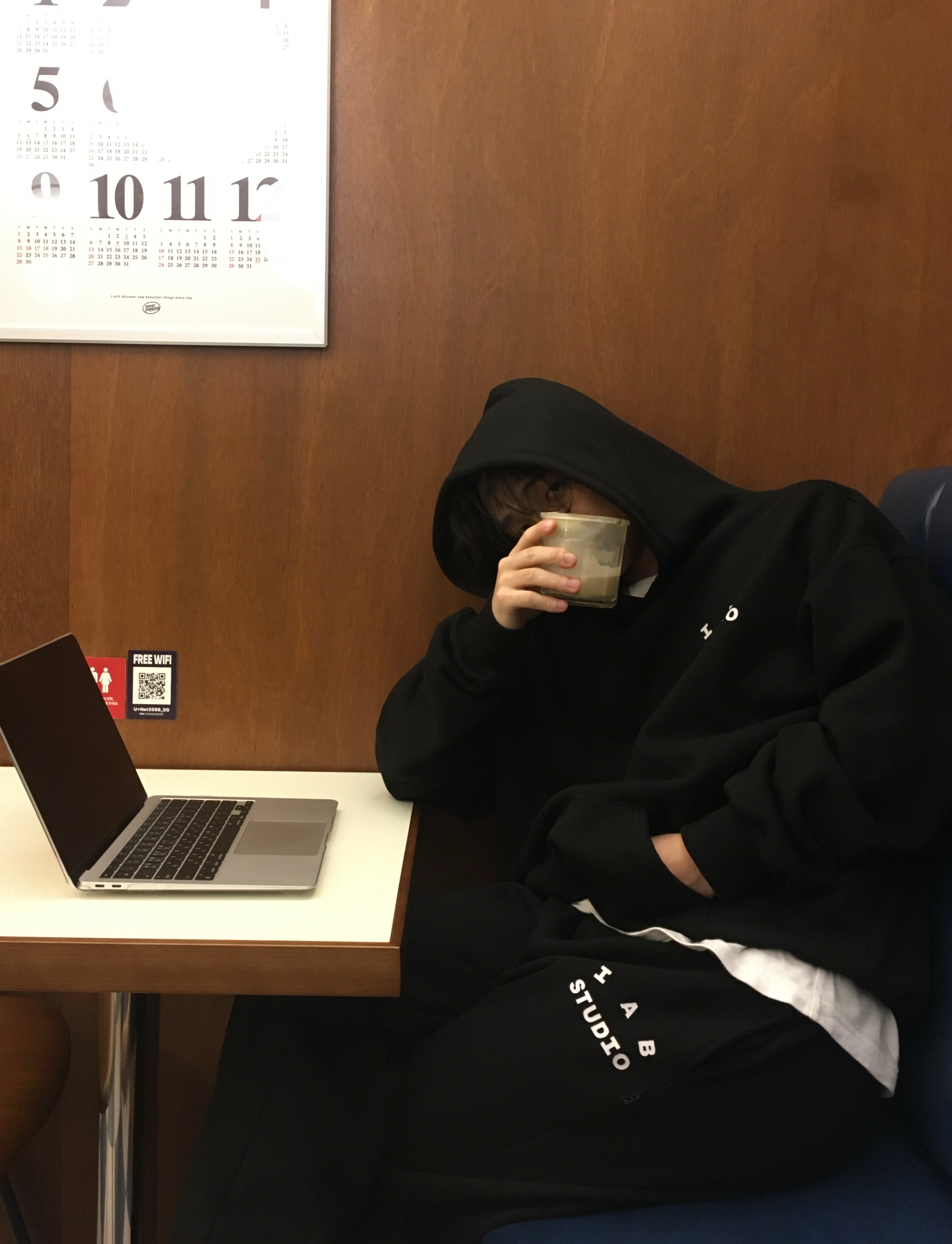 IAB Studio Hoodie Black White, IAB Studio Sweatpants Black White - 23SS 착용 스타일 - 2
