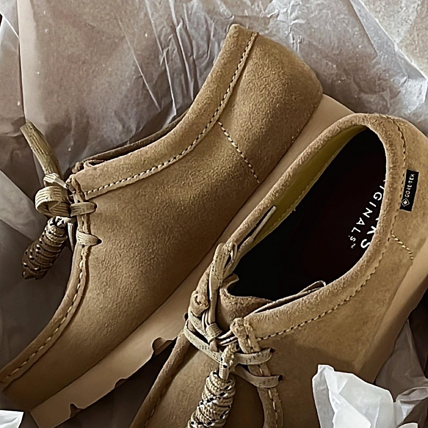 (W) Clarks Wallabee GTX Maple Suede 착용 스타일 - 1
