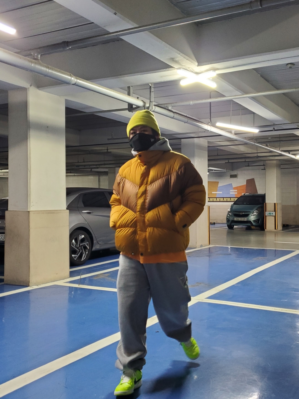 Nike Dunk Low Volt, (W) Nike NRG Solo Swoosh Fleece Pants Dark Grey Heather - US/EU 착용 스타일 - 1