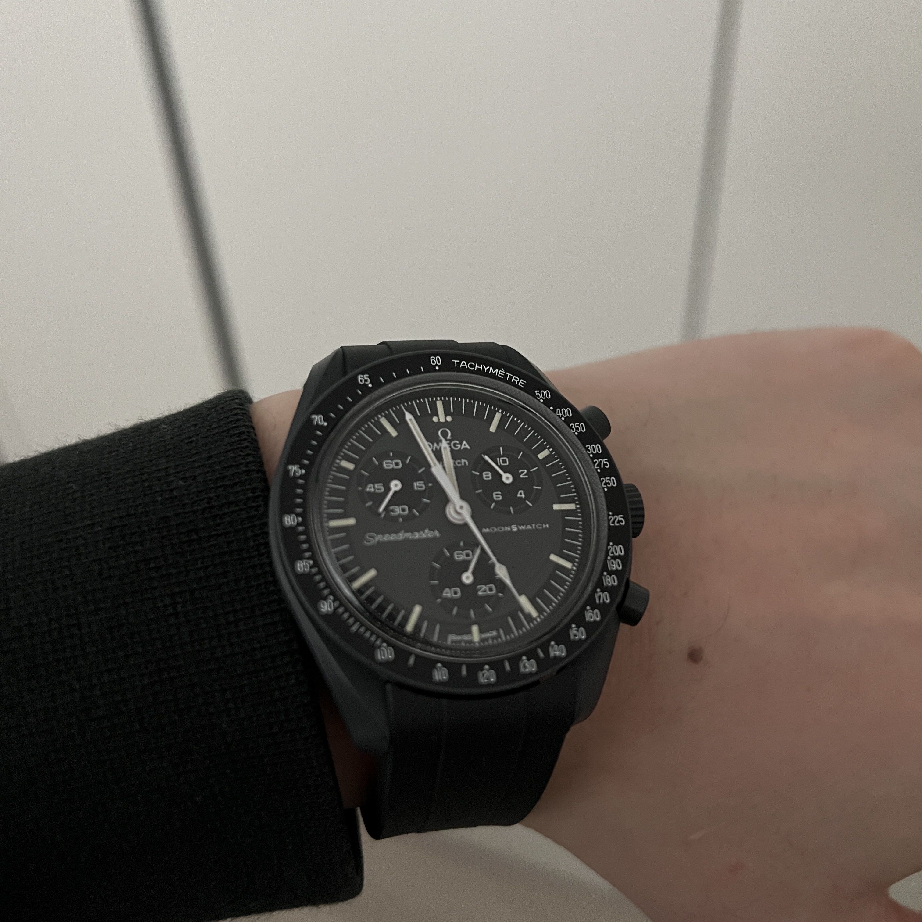 Swatch x Omega Bioceramic MoonSwatch Mission To Mercury 착용 스타일