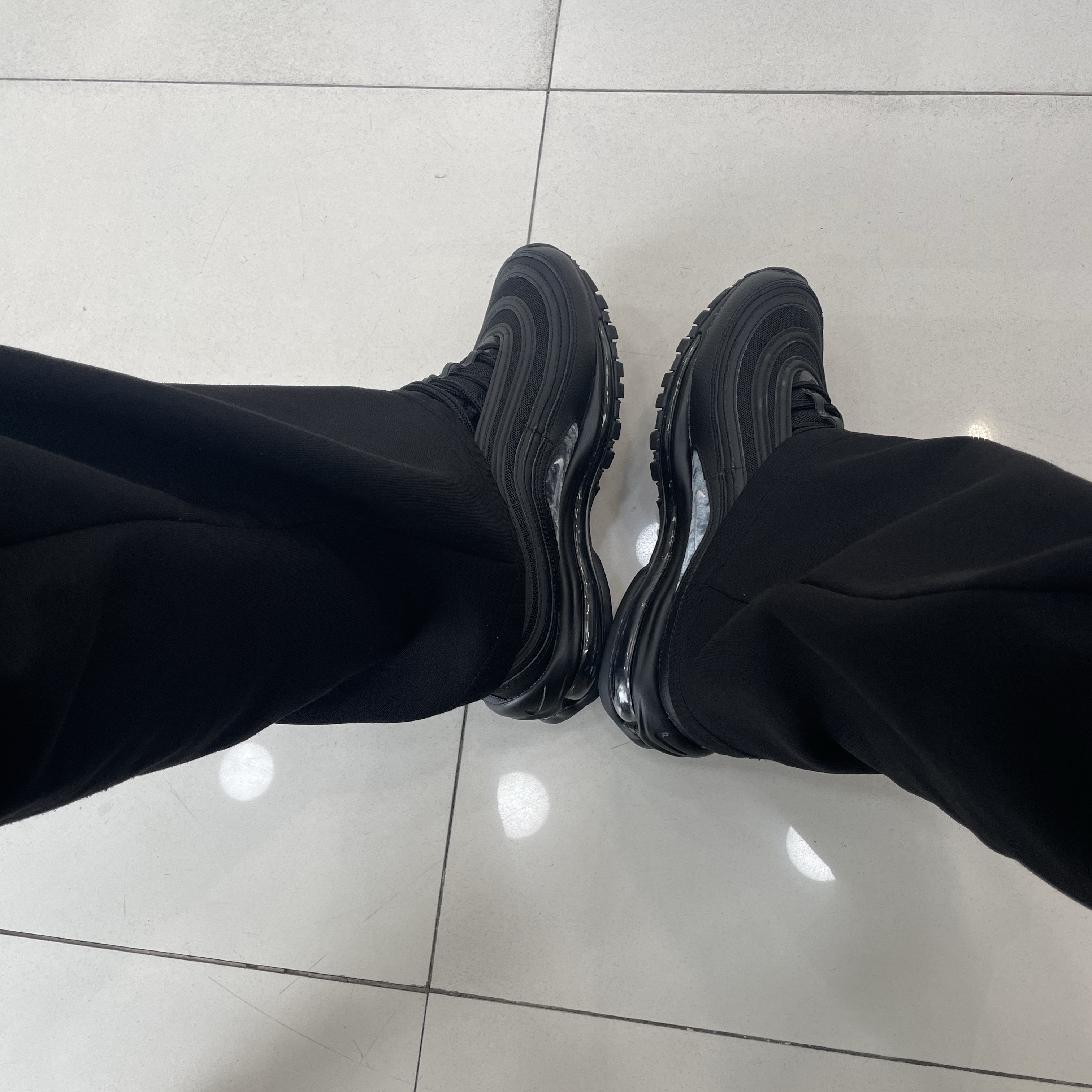 Nike Air Max 97 Black White Anthracite 착용 스타일