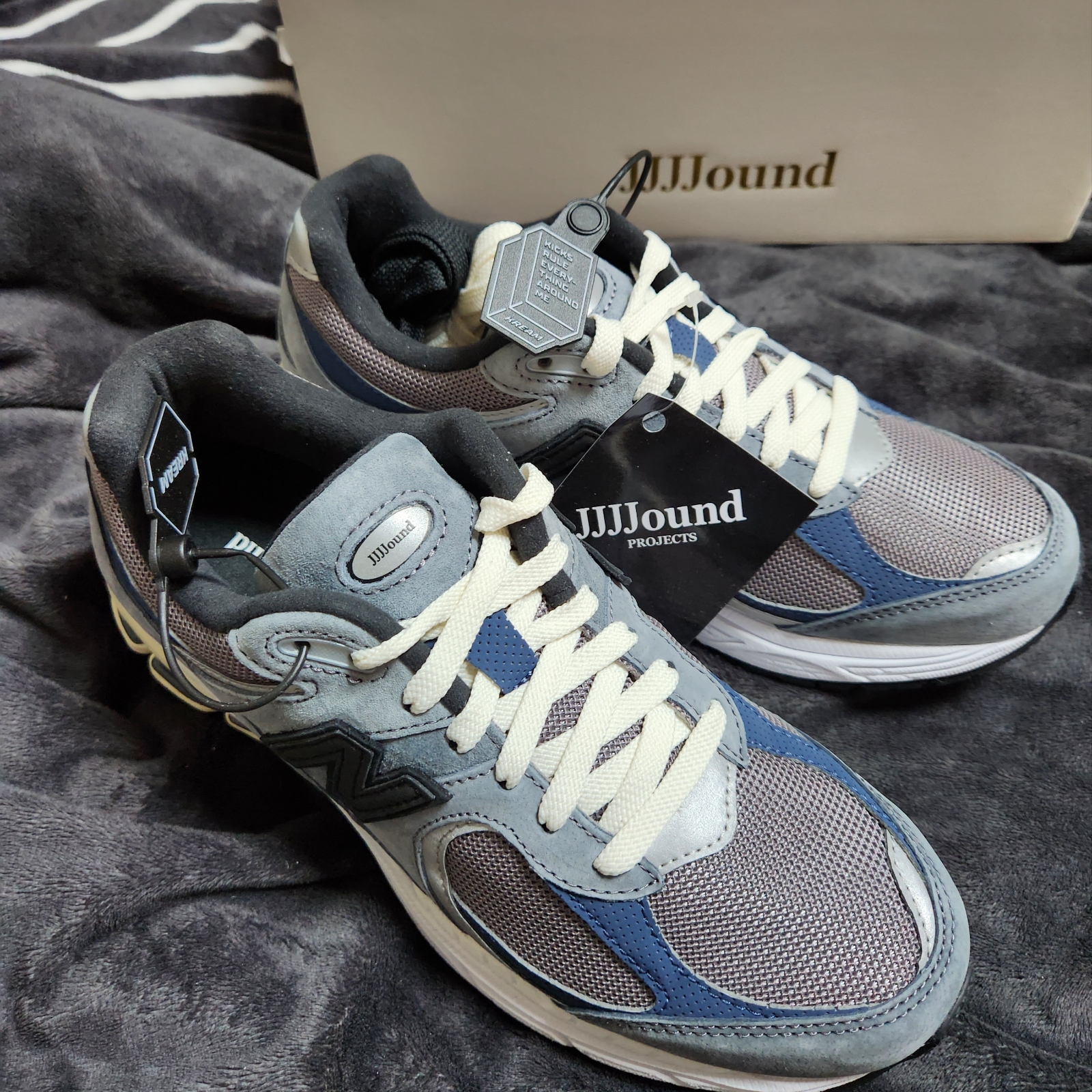 New Balance x JJJJound 2002R Storm Blue 착용 스타일 - 1