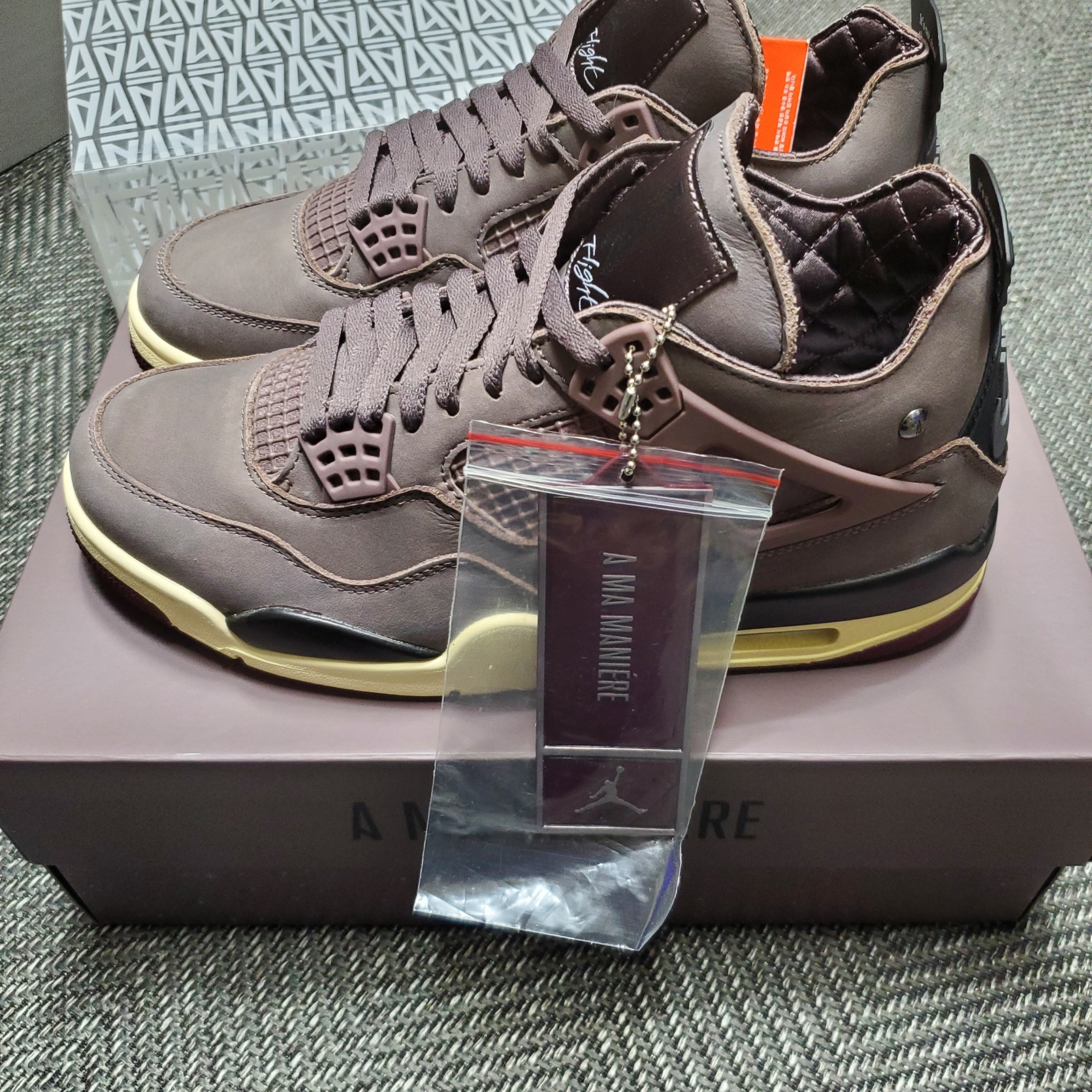 Jordan 4 x A Ma Maniere Retro Violet Ore 착용 스타일