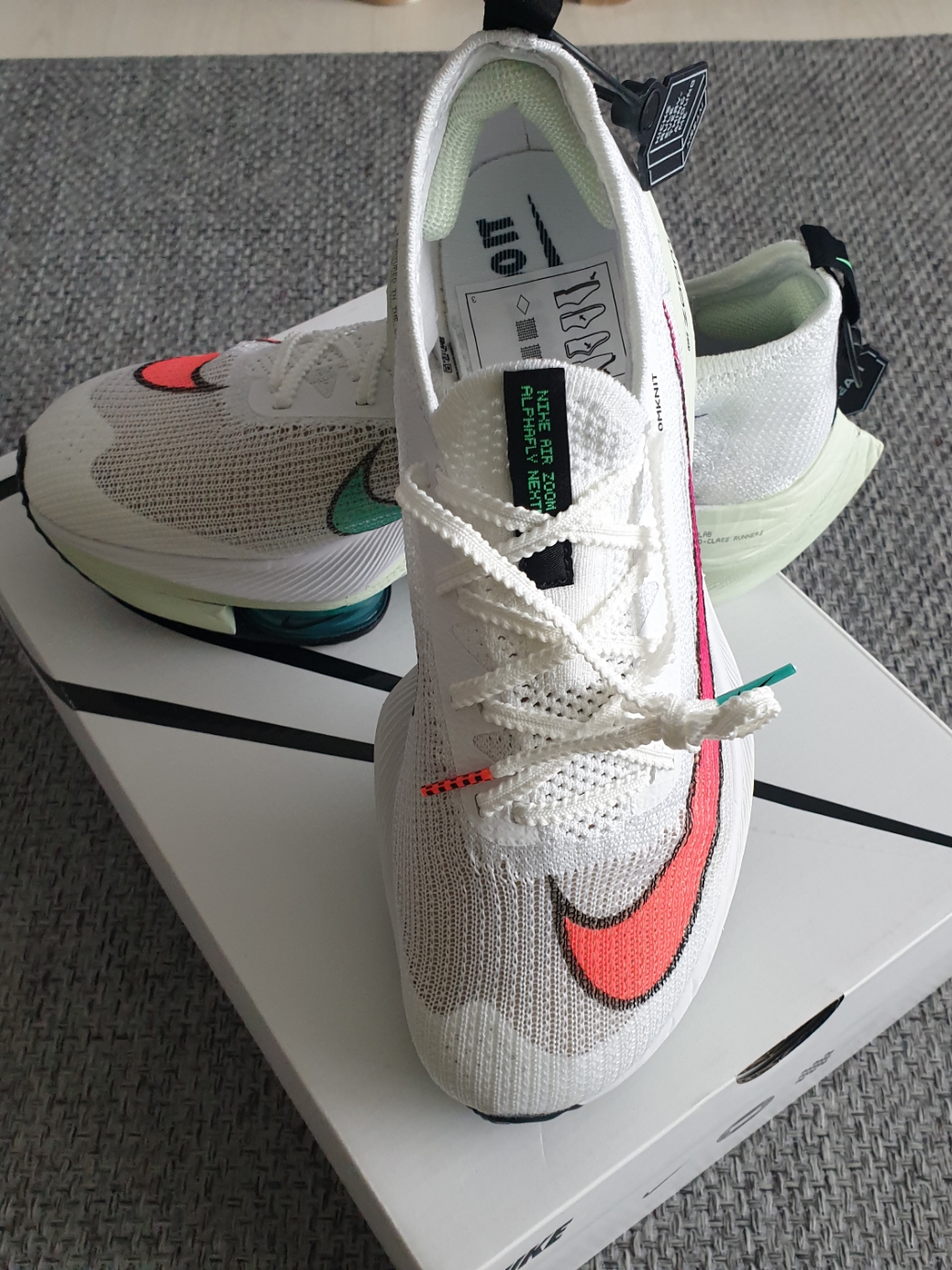 (W) Nike Air Zoom Alphafly Next% Watermelon 착용 스타일