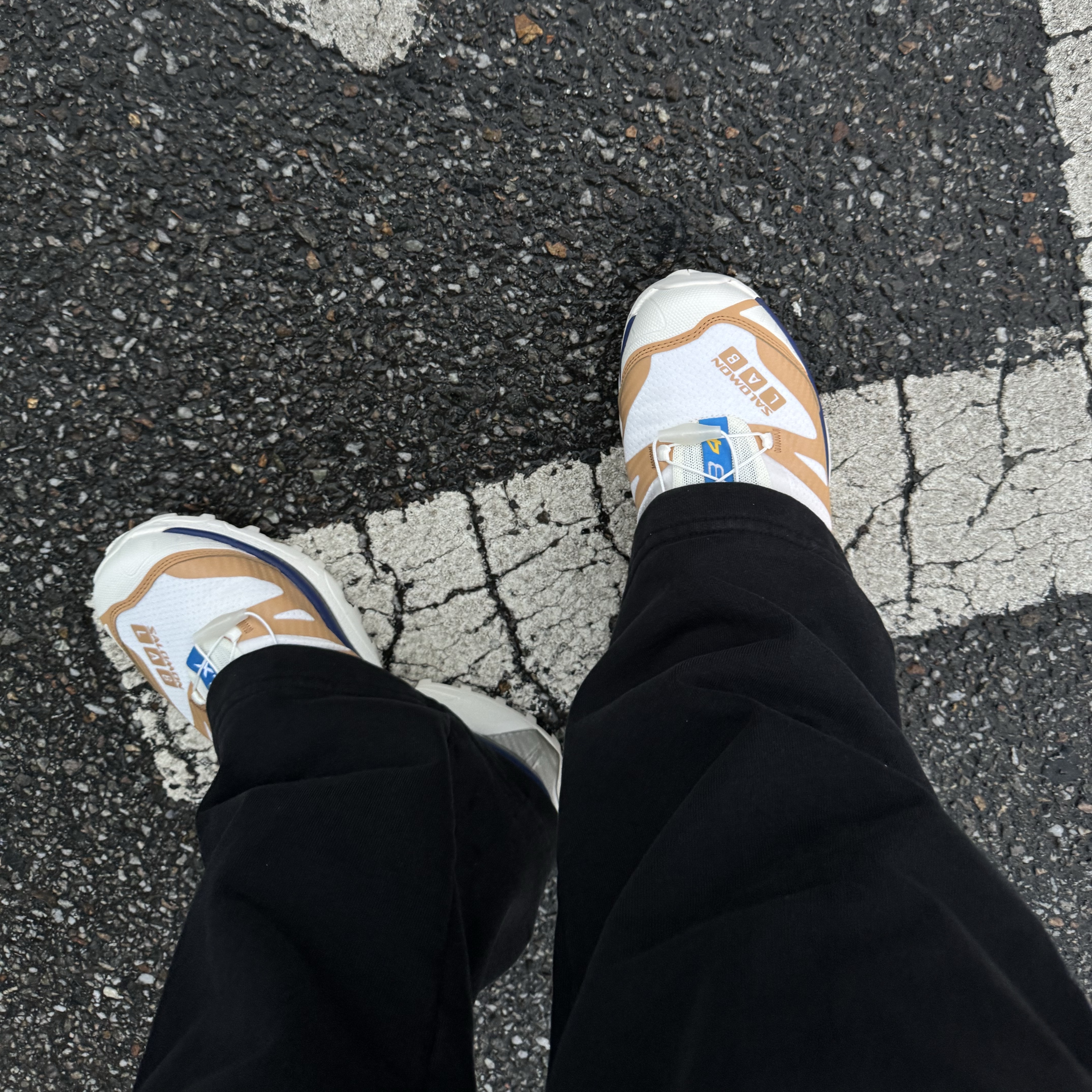 Salomon XT-4 OG Taffy Vanilla Ice Blue Print, Salomon XT-4 White Lunar Rock 착용 스타일