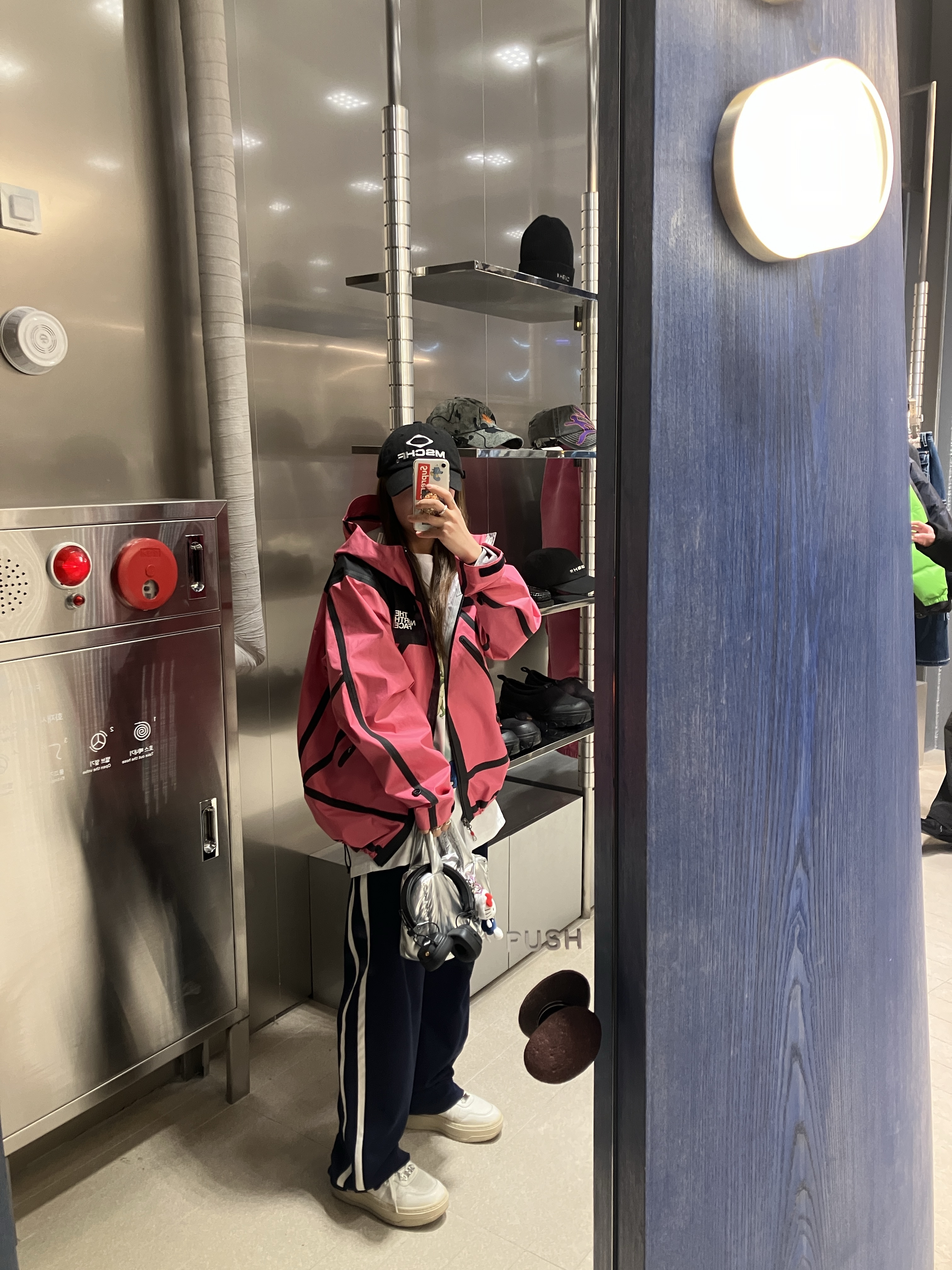 Supreme x The North Face Summit Series Outer Tape Seam Jacket Pink - 21SS, Open Yy Lucky Blue Dragon Long Sleeve T-Shirt White 착용 스타일