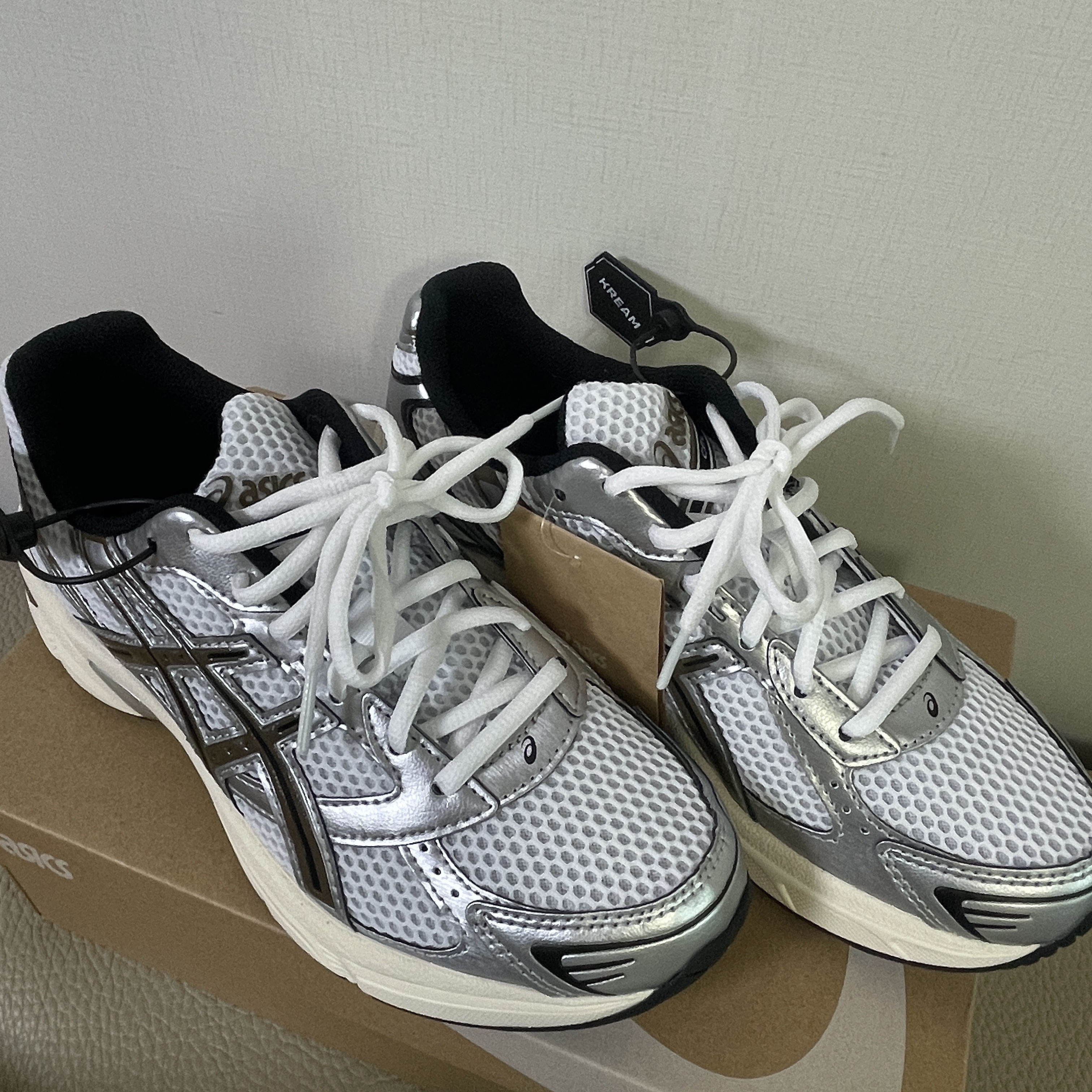 Asics Gel-1130 White Clay Canyon 착용 스타일
