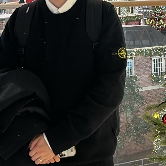Stone Island 508A3 Lambswool Crewneck Knit Black - 23FW 착용 스타일