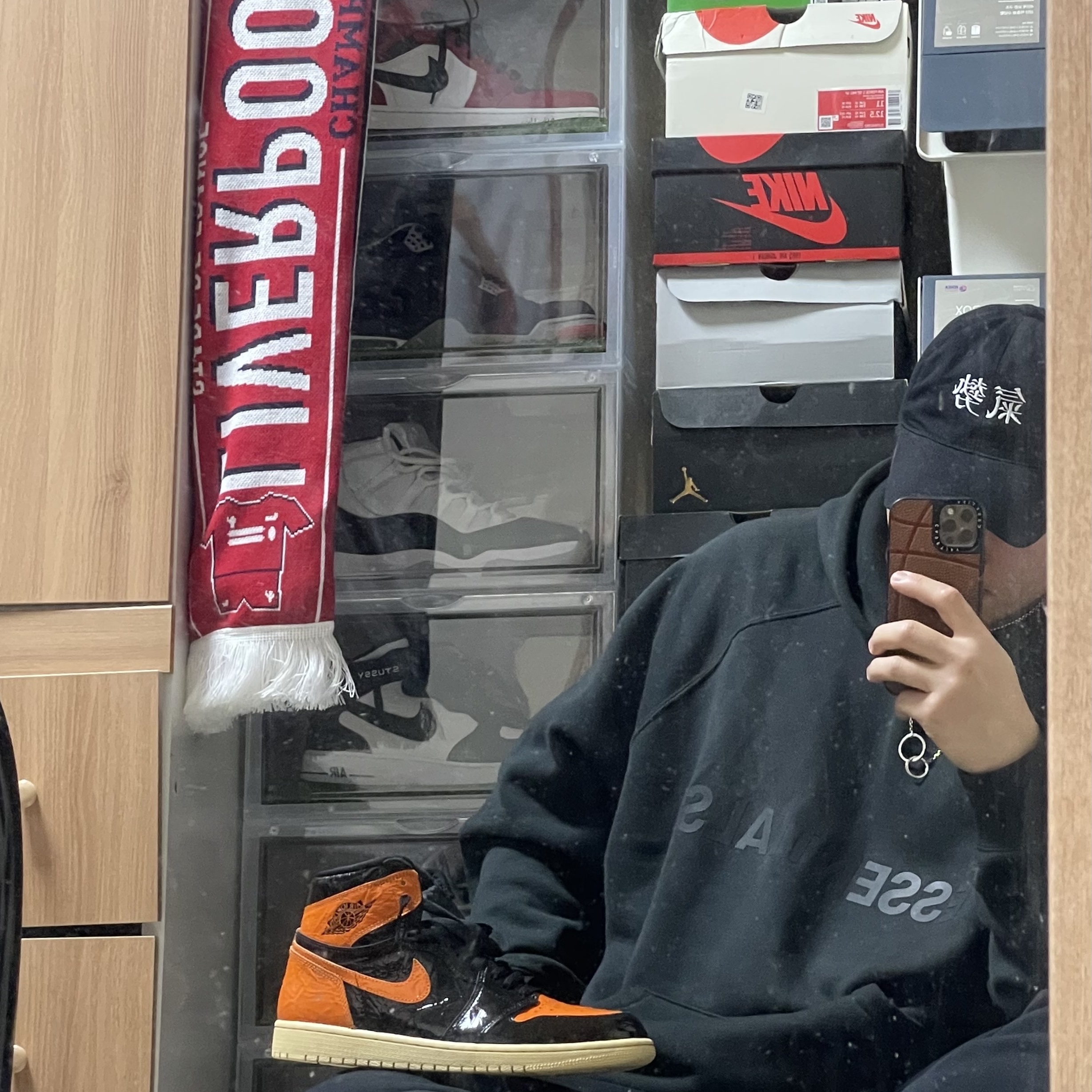 Jordan 1 Retro High Shattered Backboard 3.0, Essentials 3D Silicon Applique Pullover Hoodie Dark Slate/Black 2020 착용 스타일 - 2