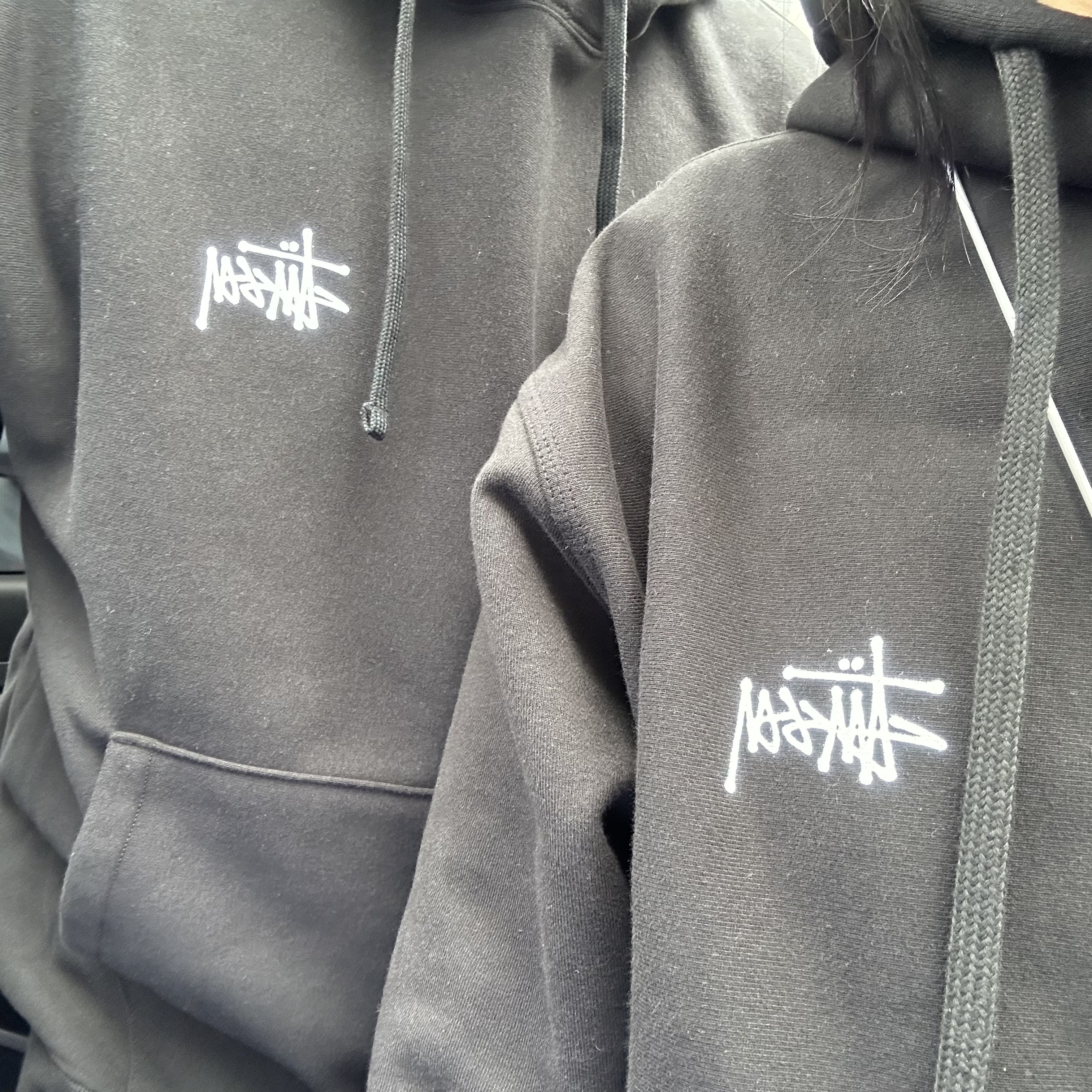 Stussy Basic Stussy Hoodie Black 2023 착용 스타일
