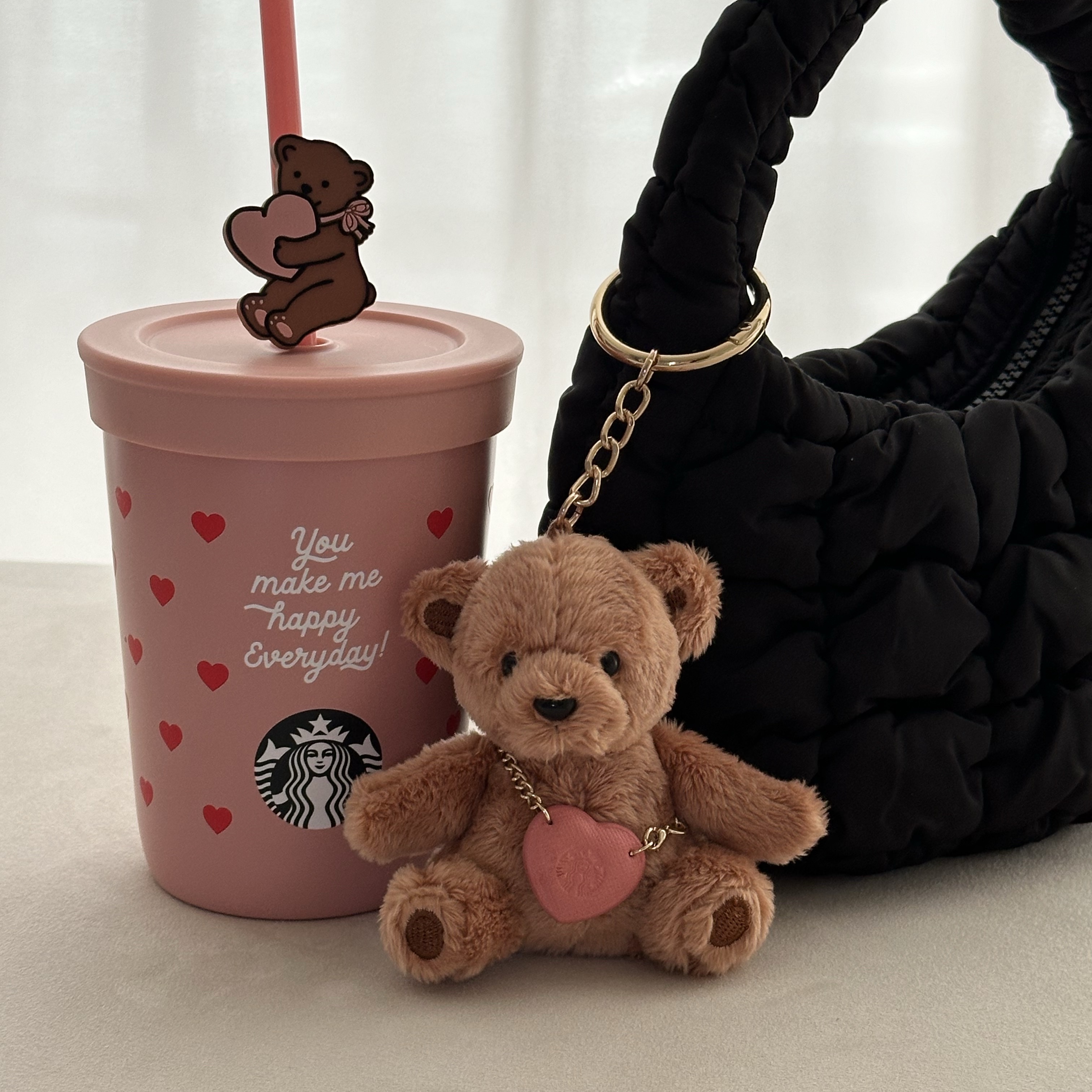 COS Quilted Micro Bag Black, Starbucks Be Mine Bear Fabric Keychain 착용 스타일