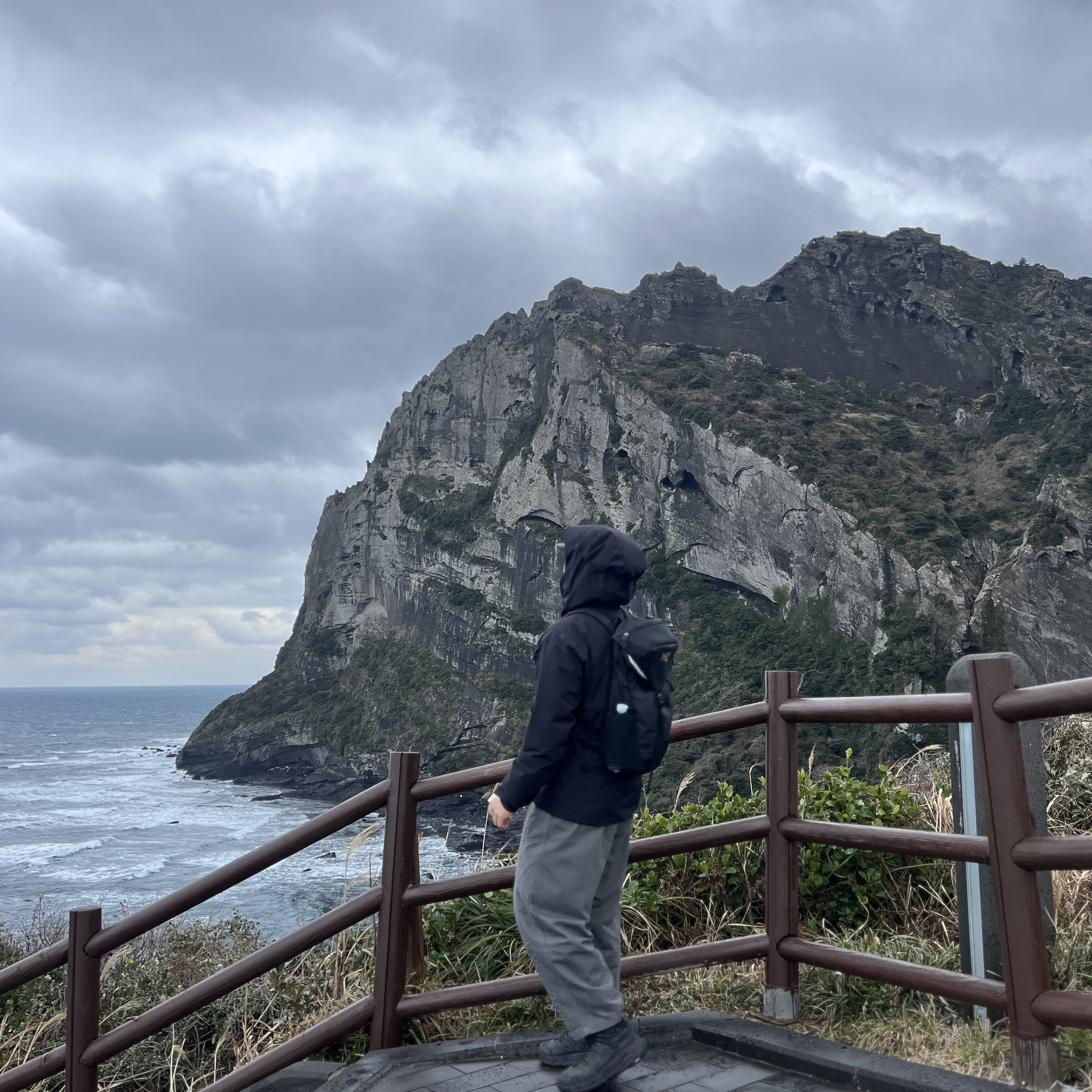 Arc'teryx Beta LT Jacket Black 착용 스타일 - 2