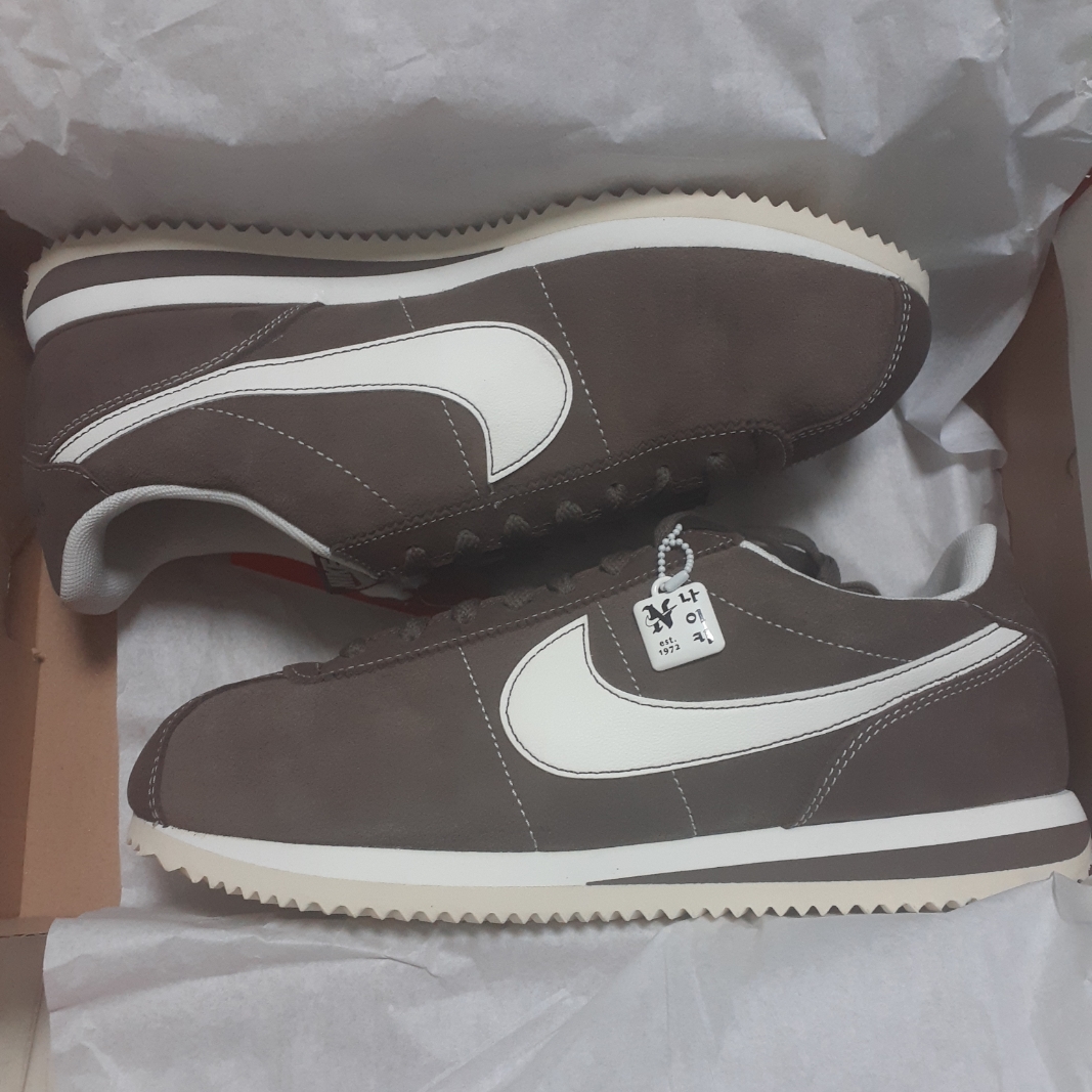 Nike Cortez SE Hangul Day Baroque Brown Sail 착용 스타일