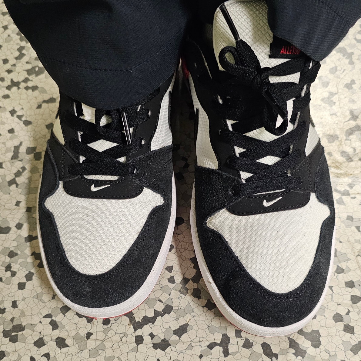 Nike SB Alleyoop University Red 착용 스타일