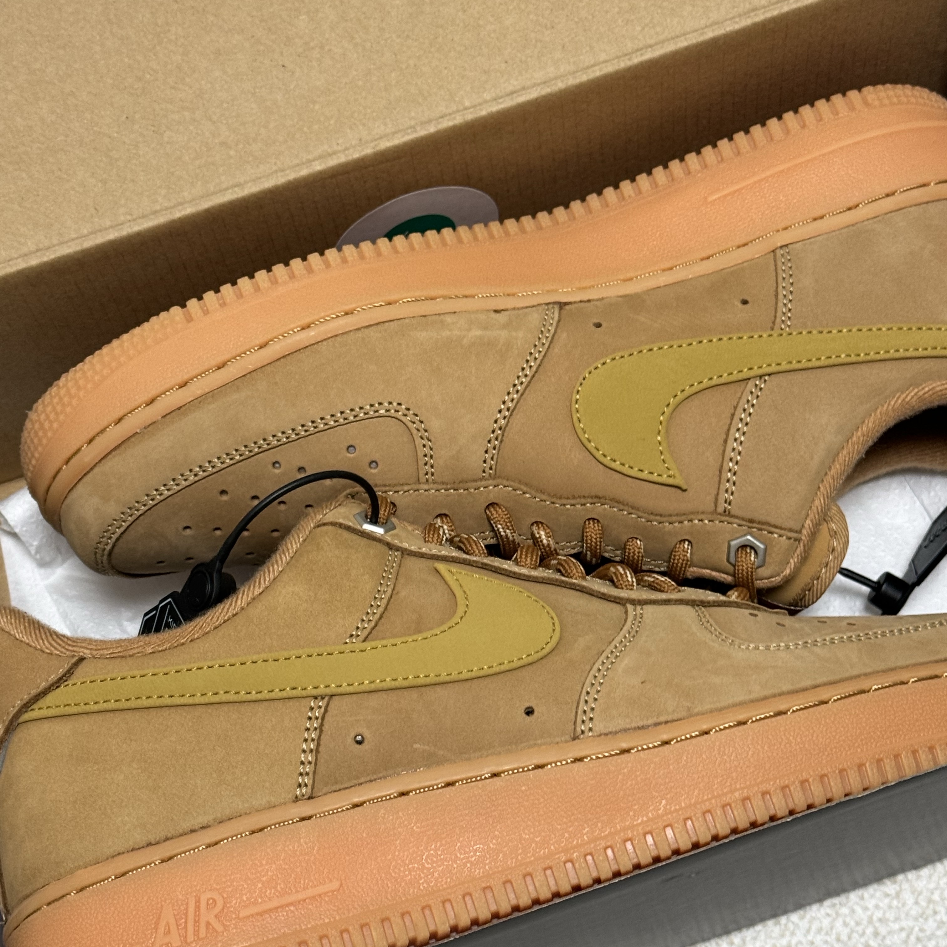 Nike Air Force 1 '07 WB Flax 착용 스타일