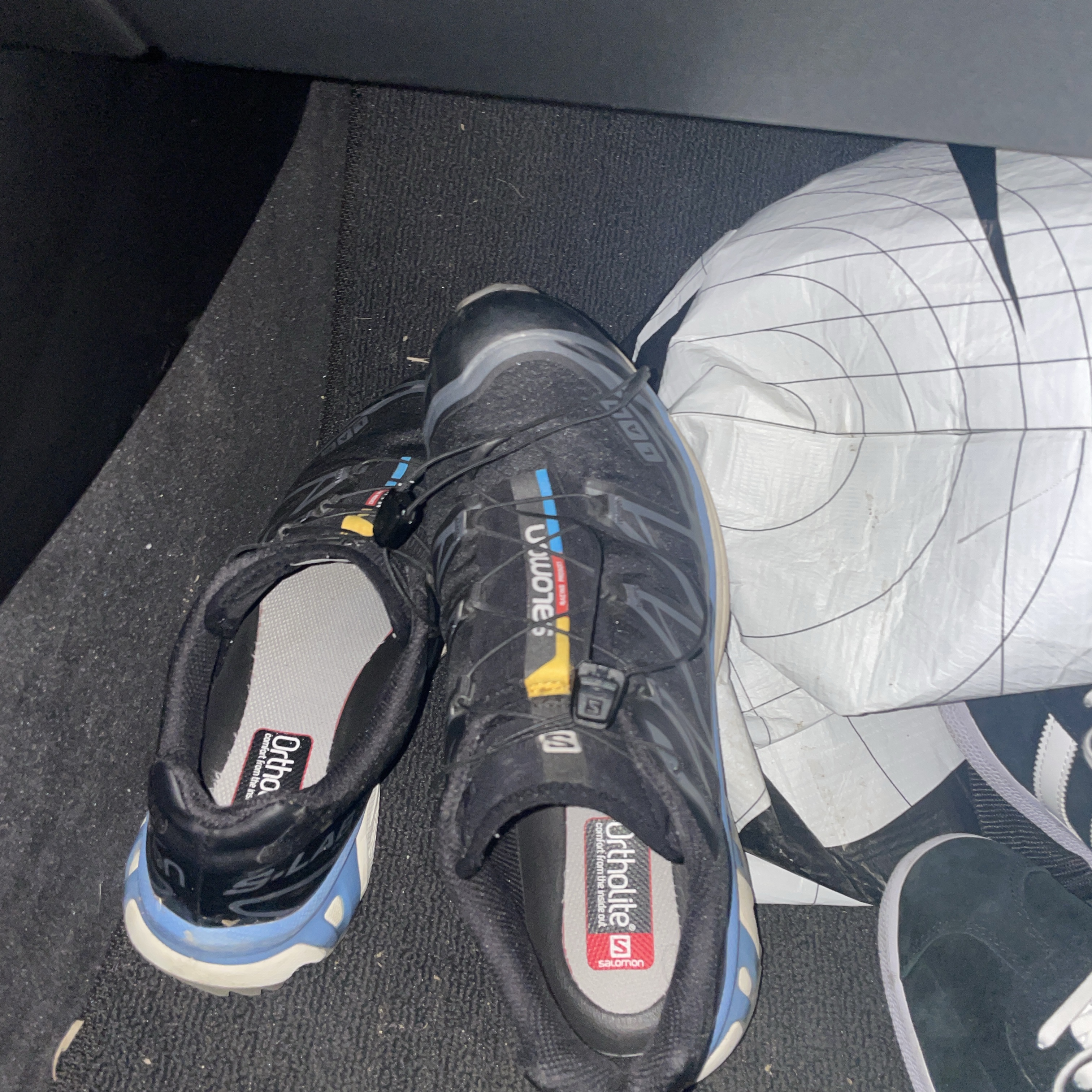 Salomon XT-6 Clear Black Riviera 착용 스타일