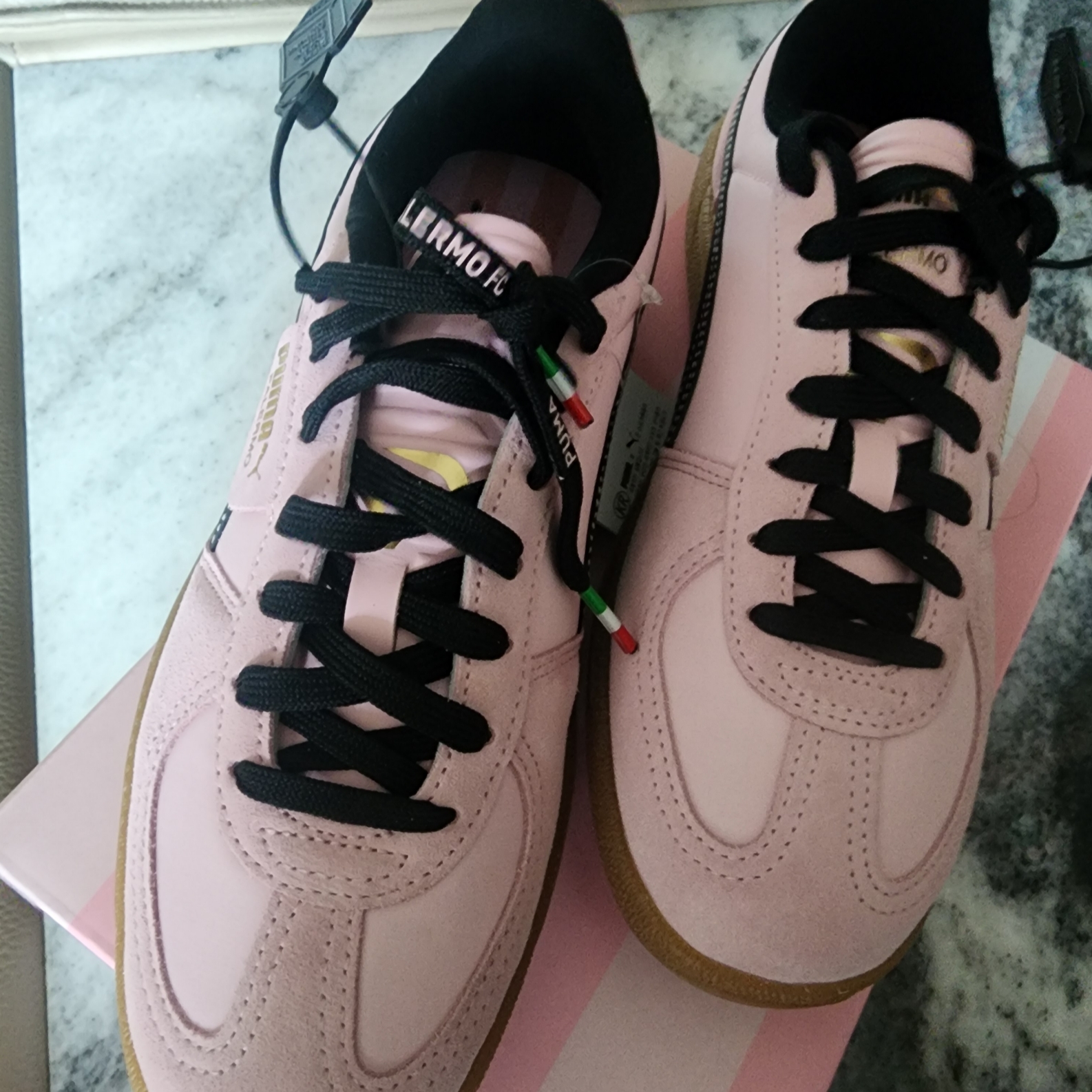 Puma x Palermo F.C. Sneakers Bright Pink Black 착용 스타일