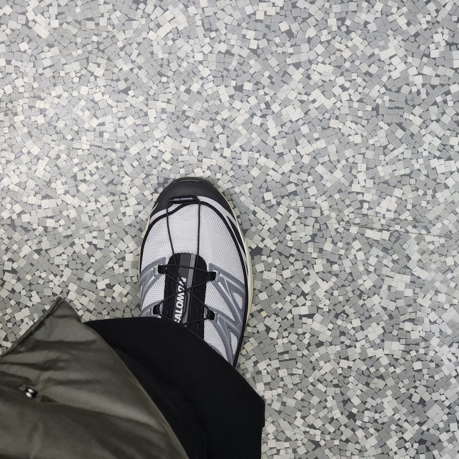 Salomon XT-6 Expanse Alloy Quiet Shade 착용 스타일