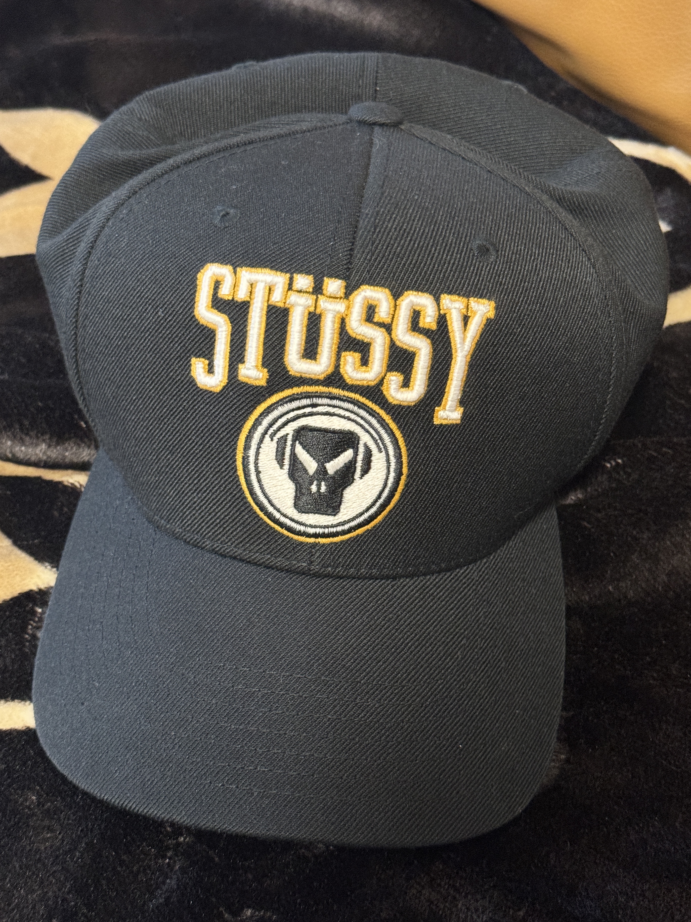 Stussy x Goldie Metalheadz 30 Snapback Black 착용 스타일