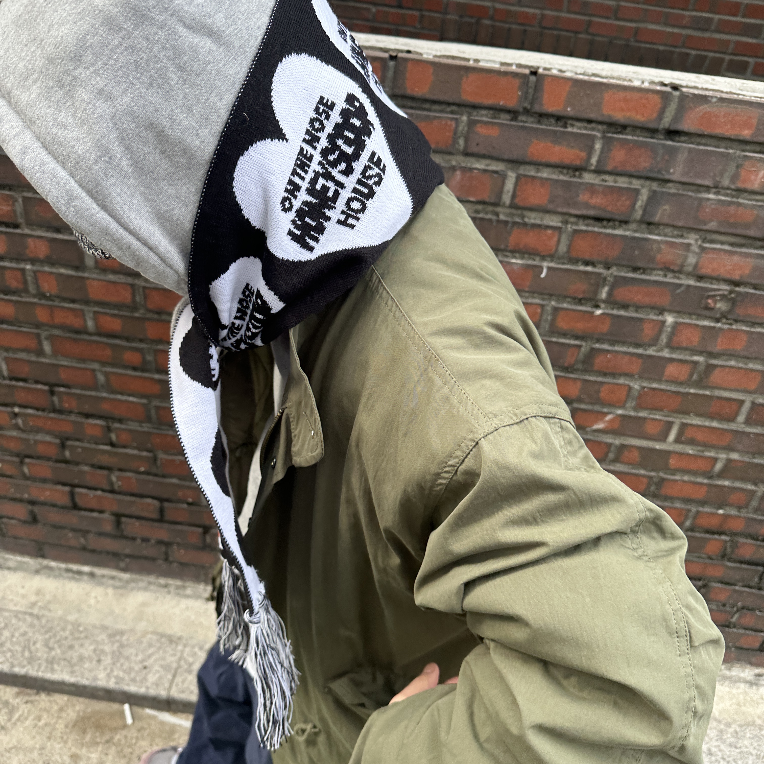 Stussy Mixed Yarn Knit Bucket Hat Black 착용 스타일 - 2