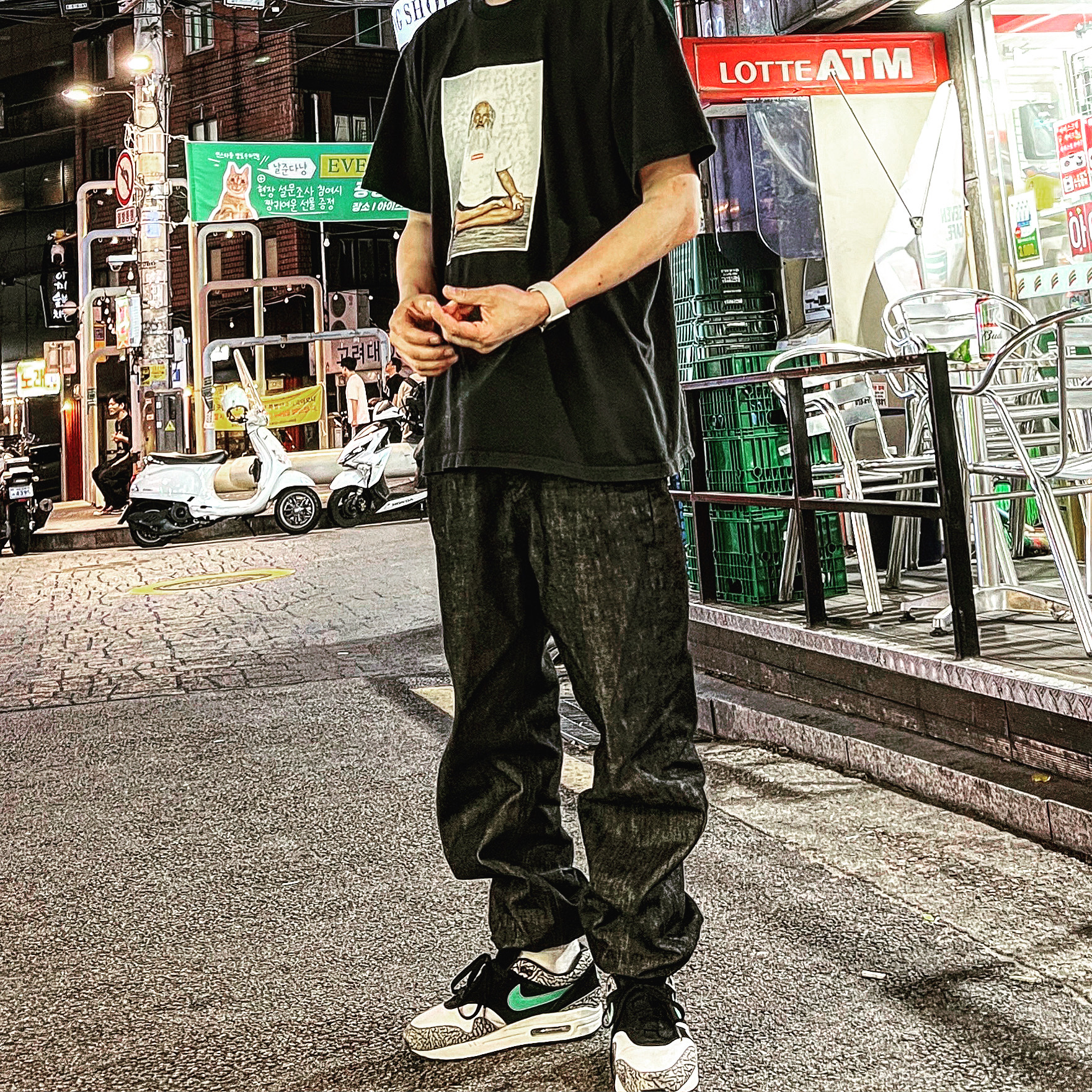 Supreme Rick Rubin T-Shirt Black - 21FW, NIke x Atmos Air Max 1 Elephant 2017 착용 스타일