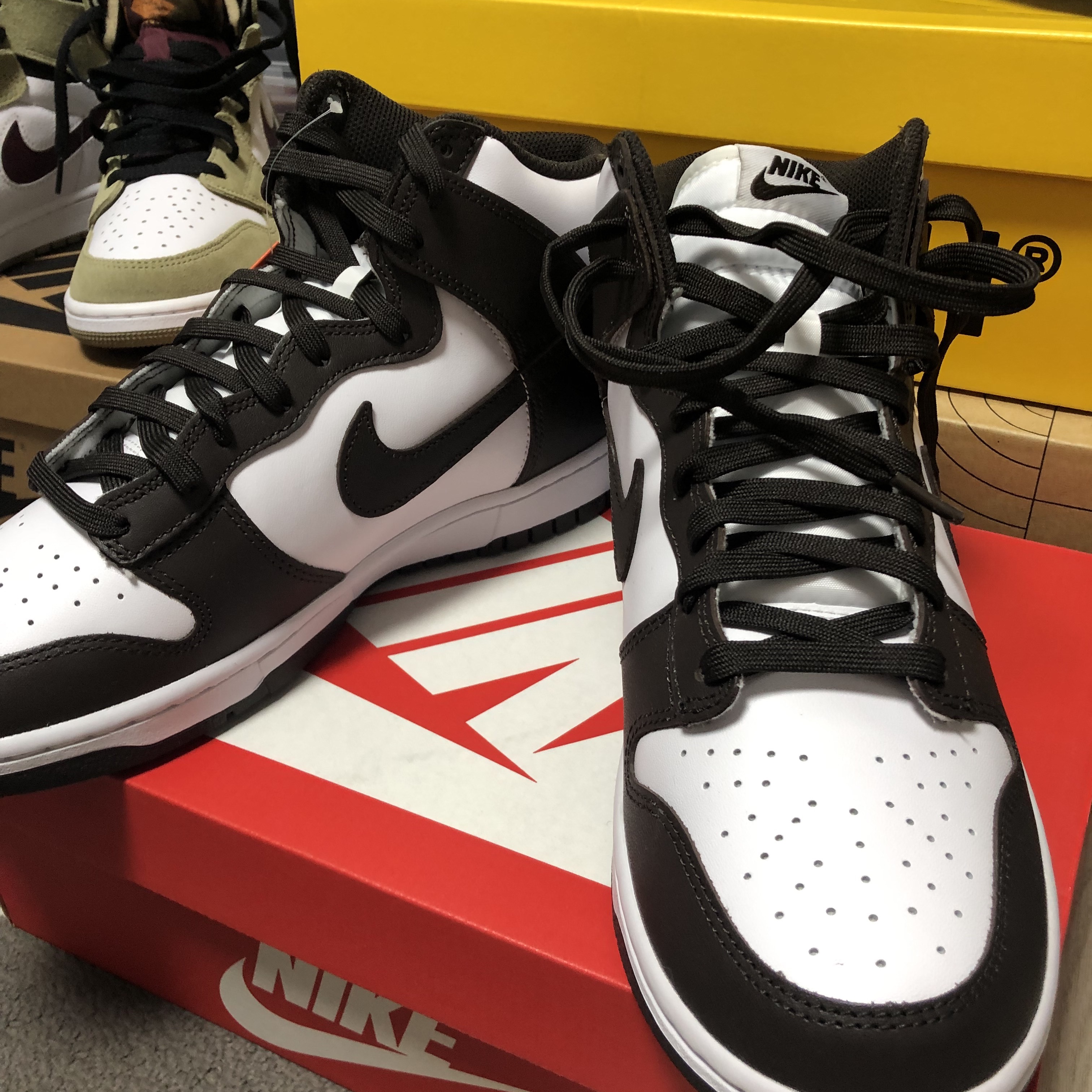 Nike Dunk High Retro Black and White 착용 스타일 - 1