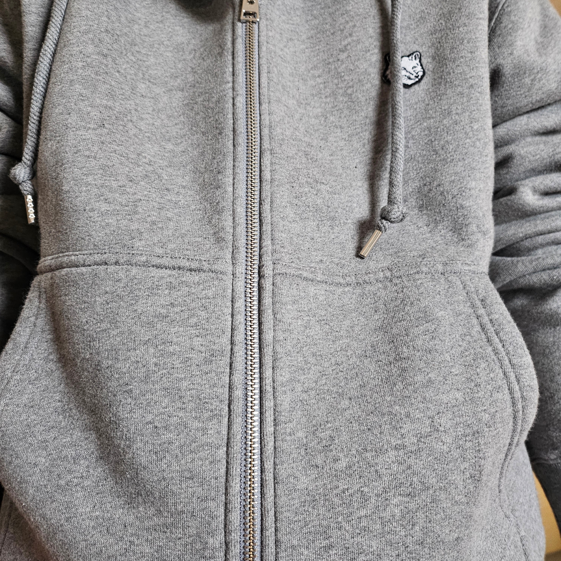 Maison Kitsune Bold Fox Head Patch Comfort Zipped Hoodie Medium Grey Melange 착용 스타일