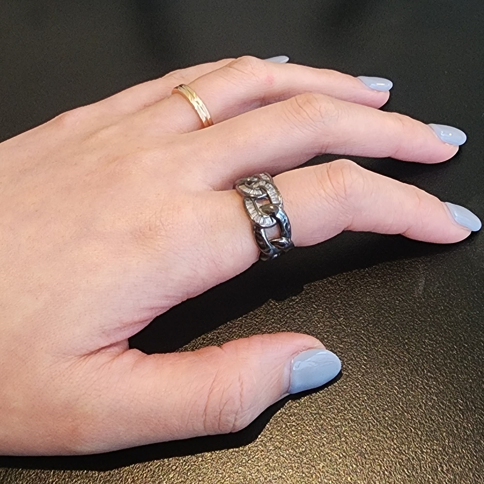 Sentiments No.456 Ring Black 착용 스타일