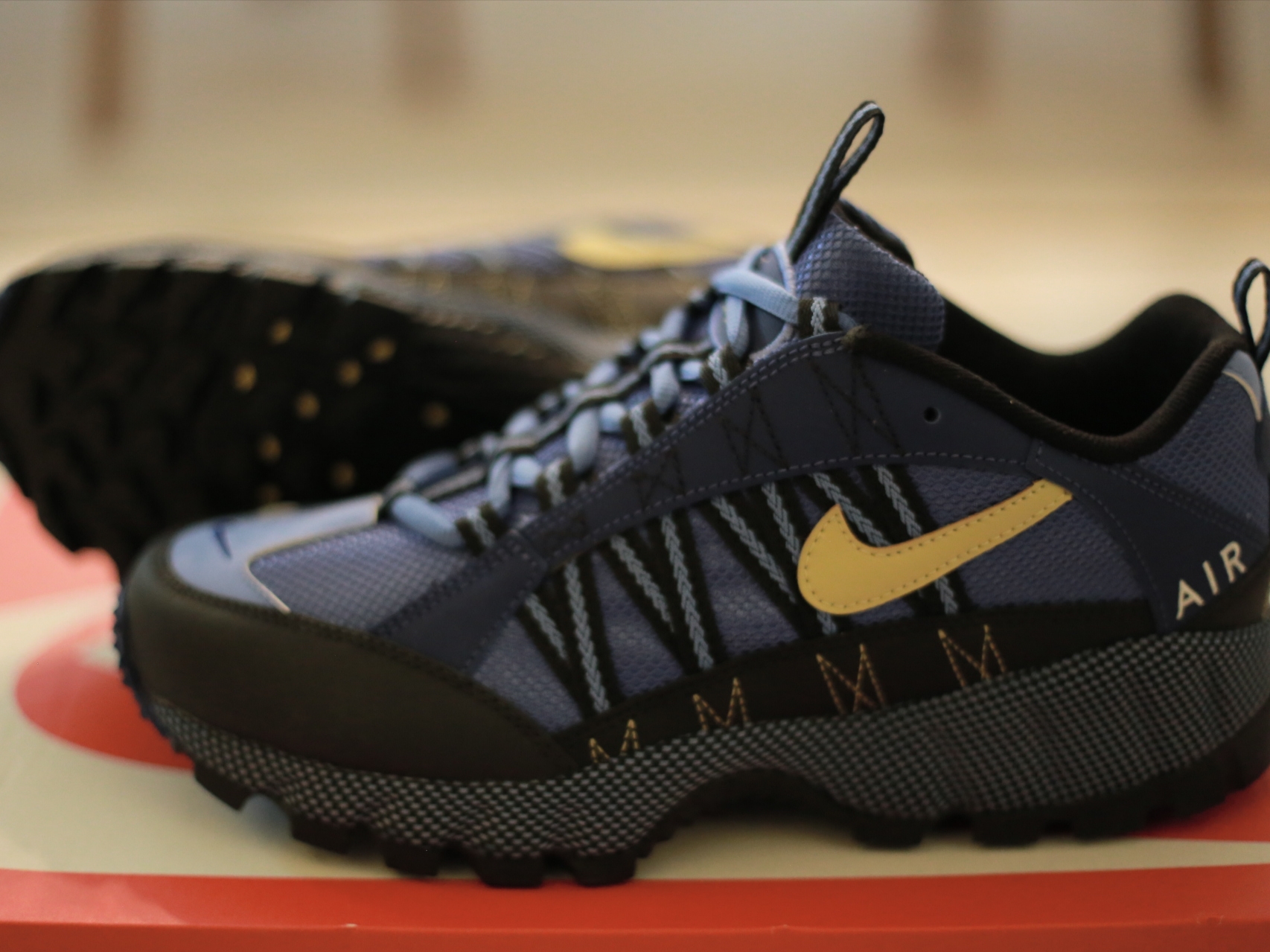Nike Air Humara Deep Royal Blue and Light Ultramarine 착용 스타일 - 4